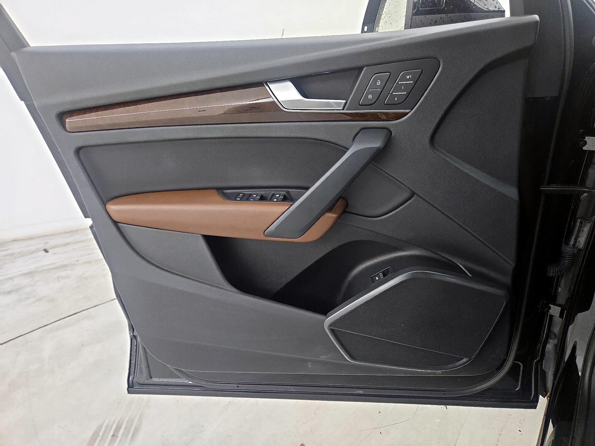 Thumbnail: 2020 Audi Q5 - 12