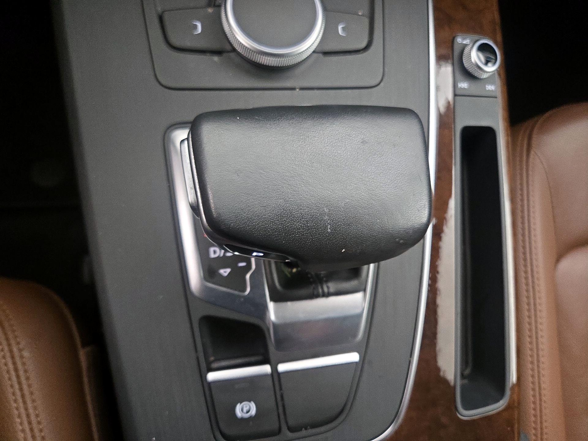 Thumbnail: 2020 Audi Q5 - 17