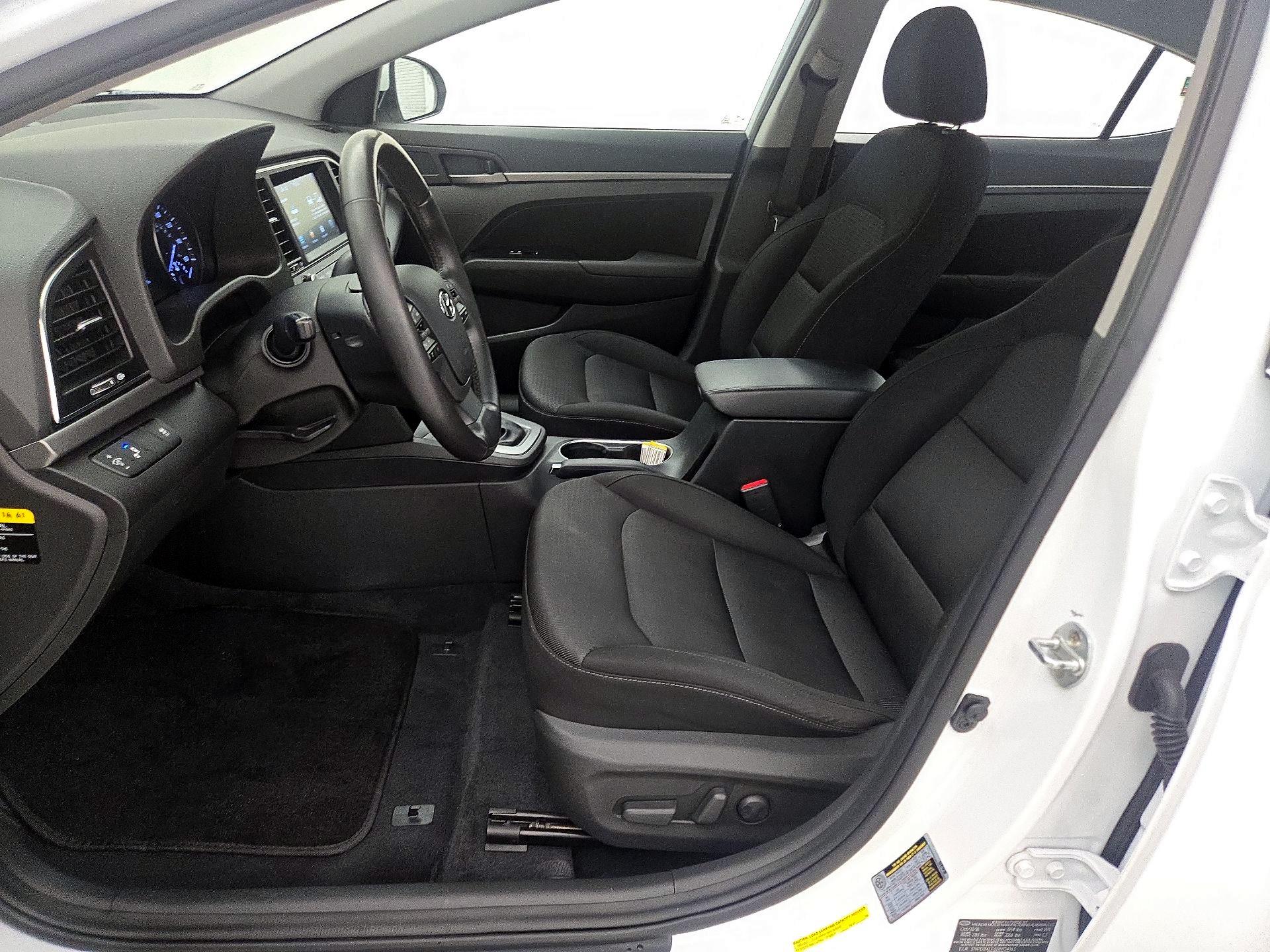 Thumbnail: 2017 Hyundai Elantra - 11