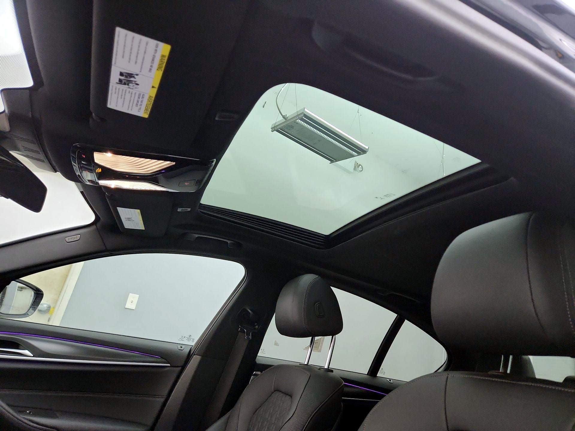 Thumbnail: 2023 BMW 5 Series - 20