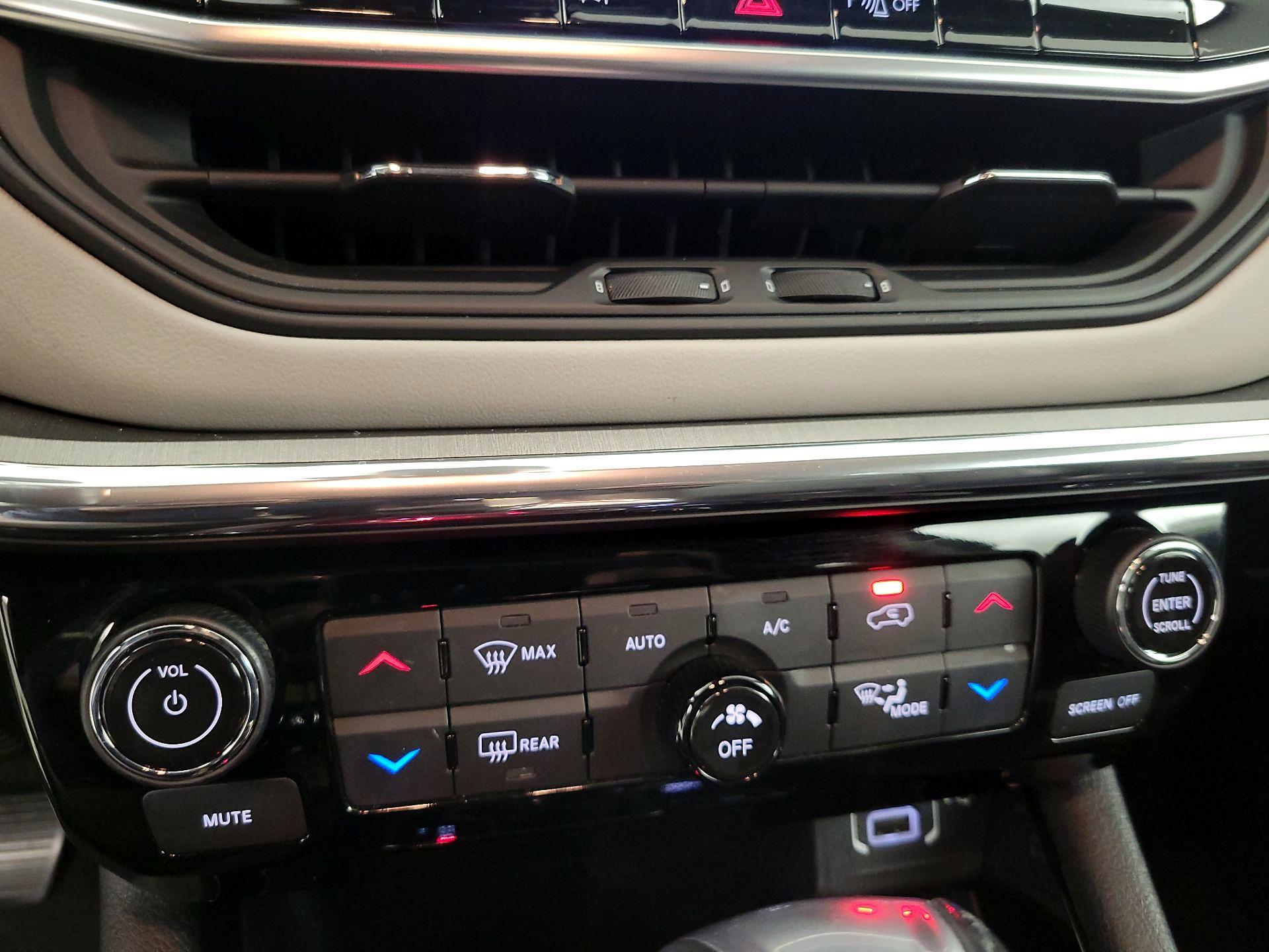 Thumbnail: 2022 Jeep Compass - 16