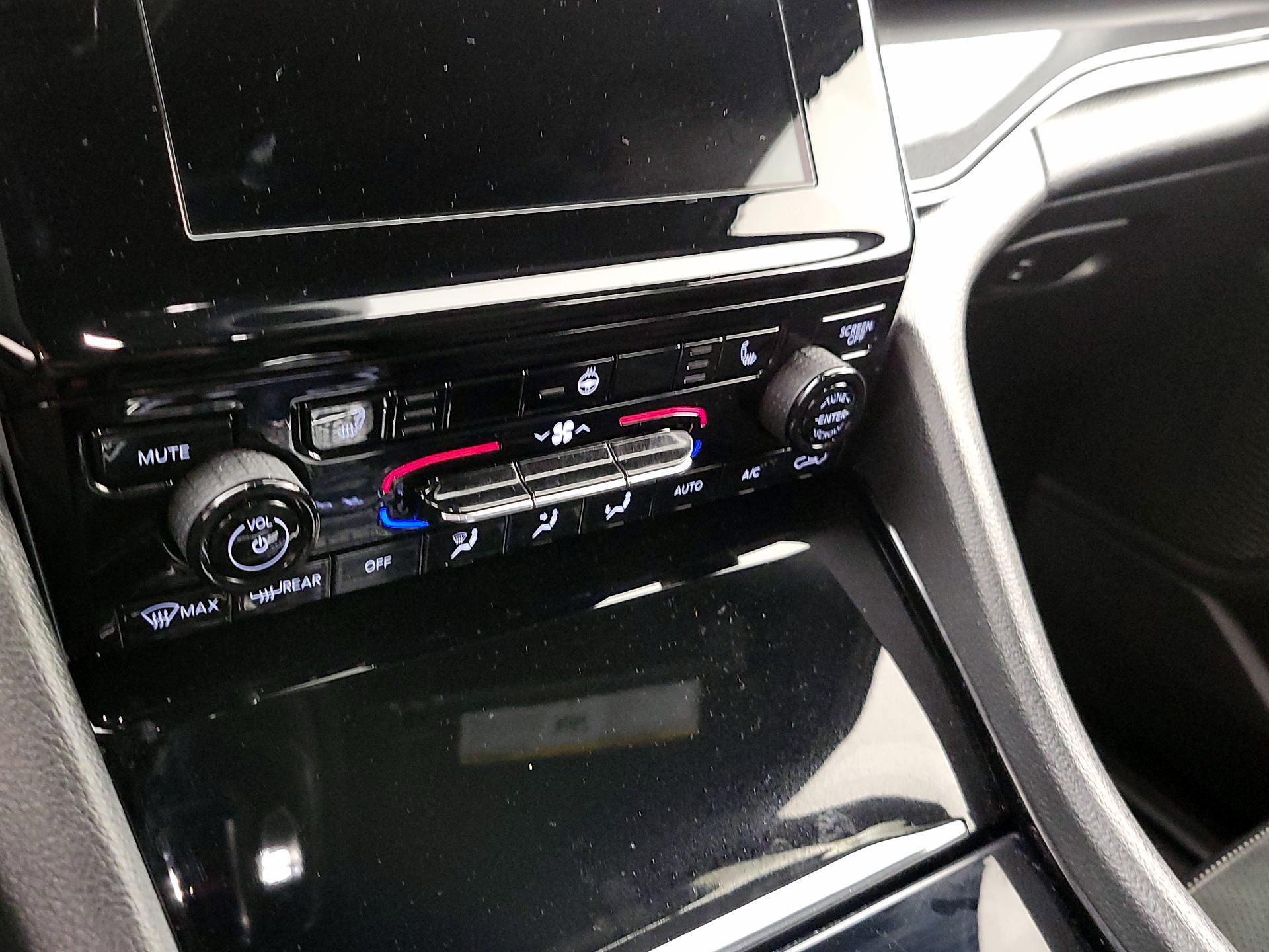 Thumbnail: 2023 Jeep Grand Cherokee - 16