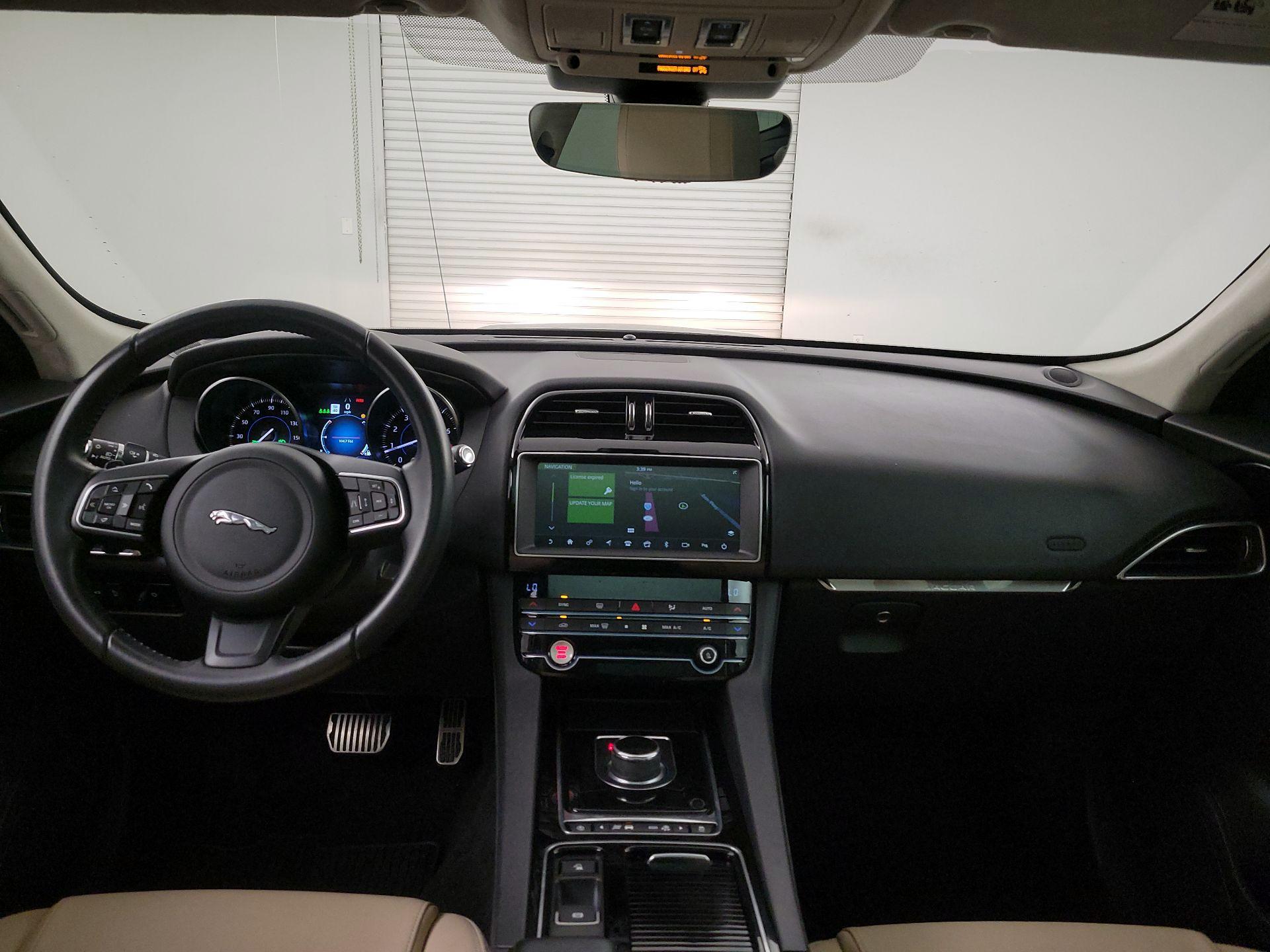 Thumbnail: 2020 Jaguar F-Pace - 9