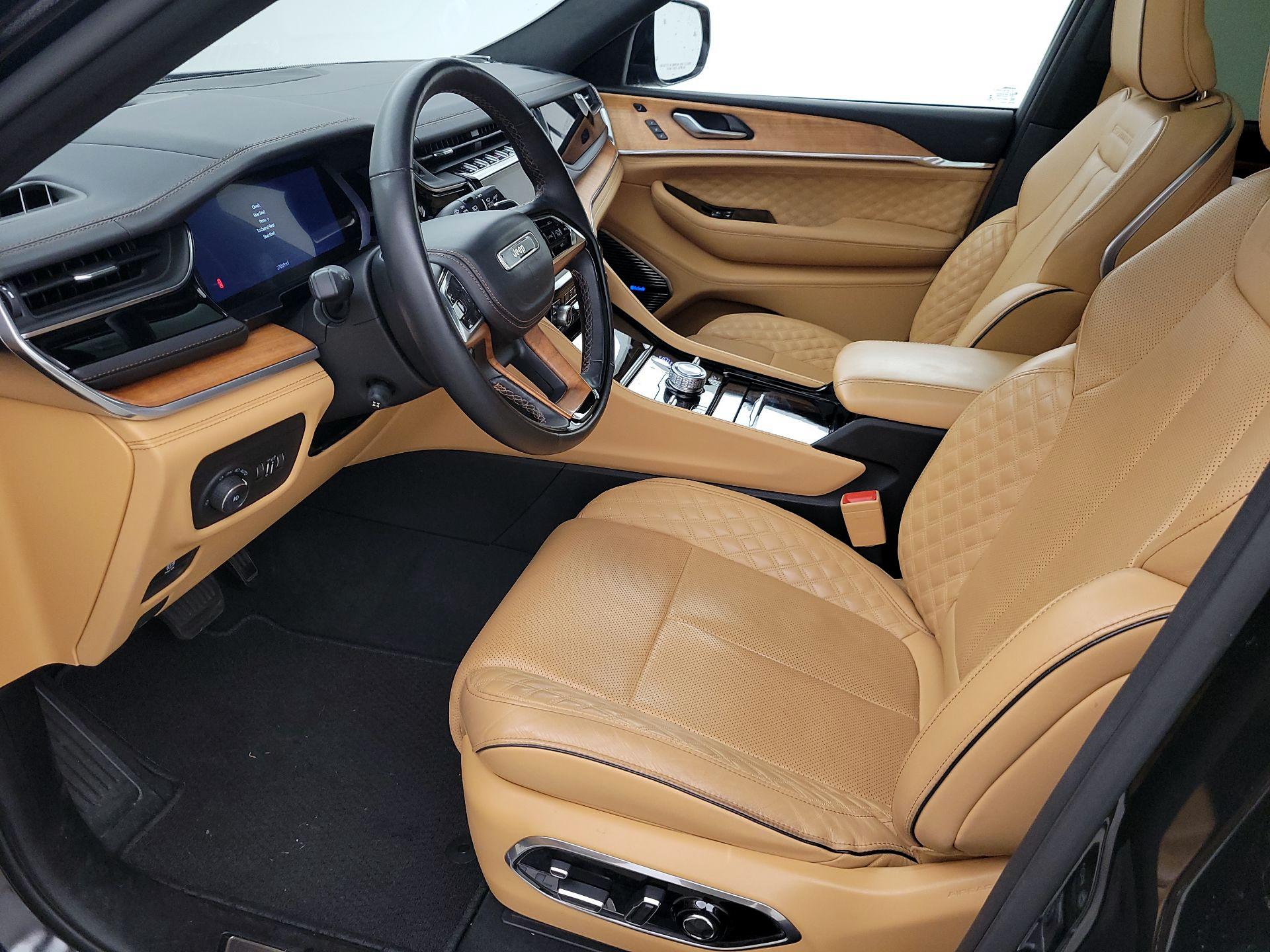 Thumbnail: 2023 Jeep Grand Cherokee - 11