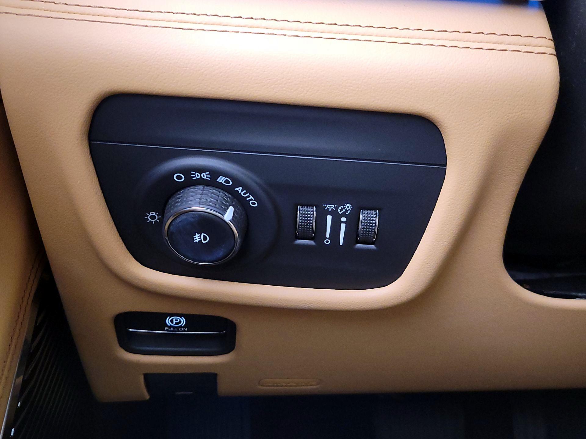 Thumbnail: 2023 Jeep Grand Cherokee - 13