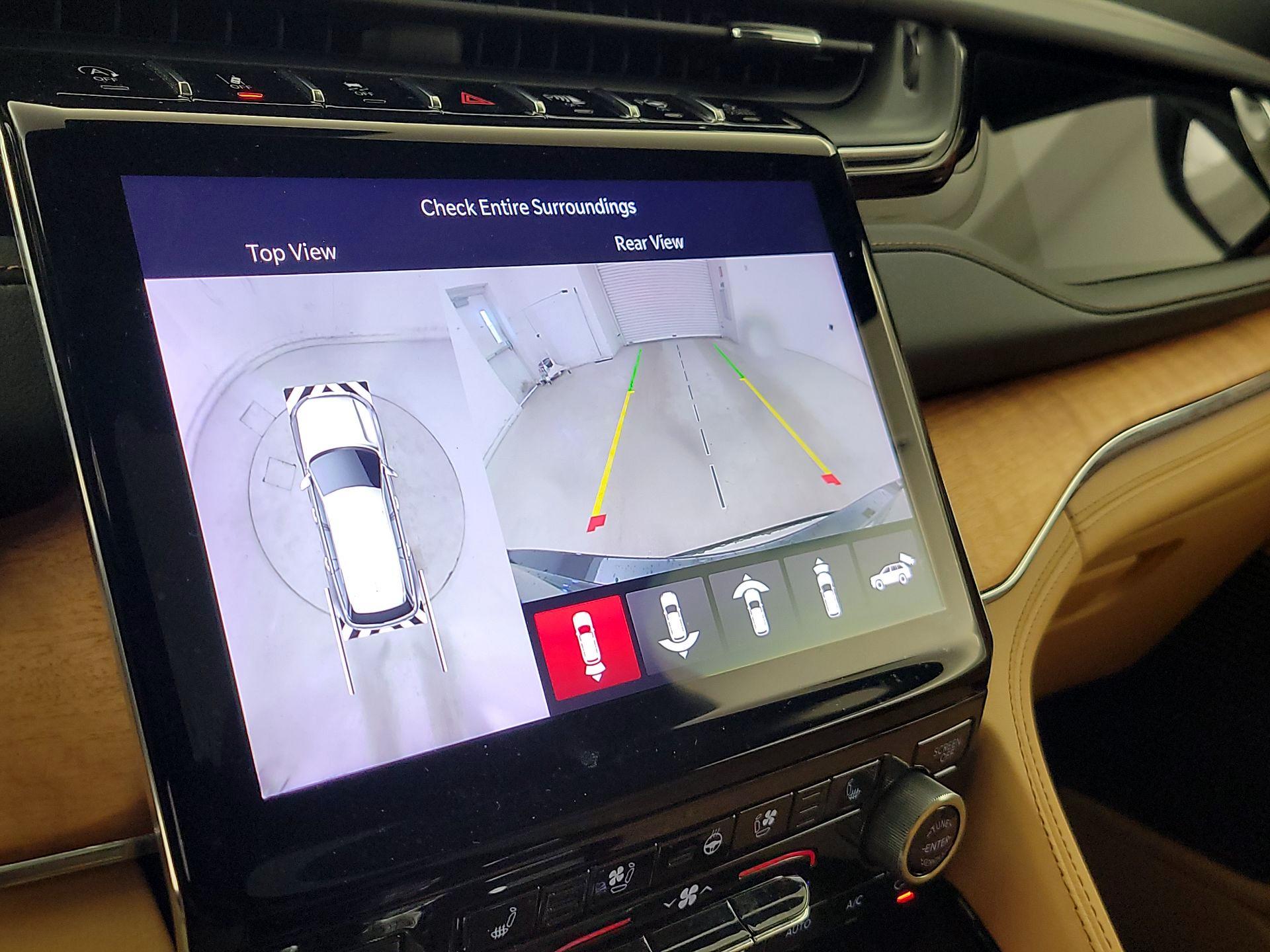 Thumbnail: 2023 Jeep Grand Cherokee - 15