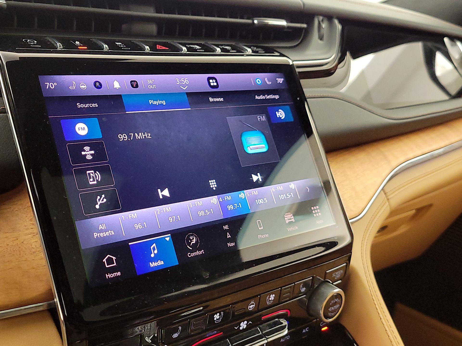 Thumbnail: 2023 Jeep Grand Cherokee - 16