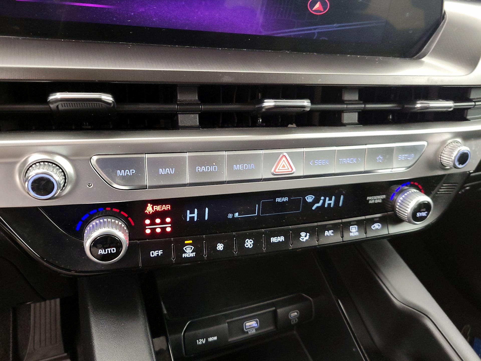 Thumbnail: 2023 Kia Telluride - 17