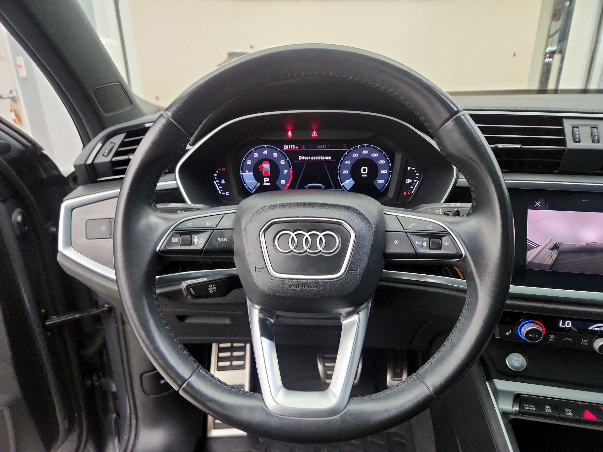 Thumbnail: 2020 Audi Q3 - 10