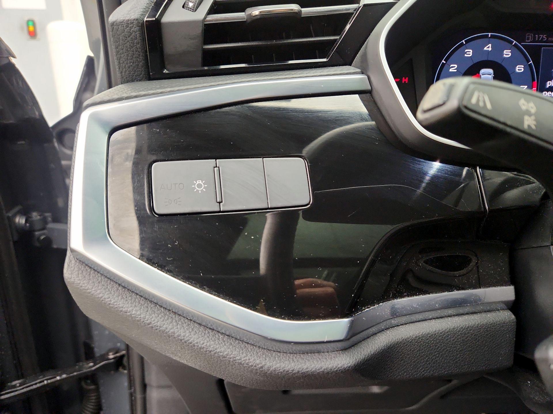 Thumbnail: 2020 Audi Q3 - 13