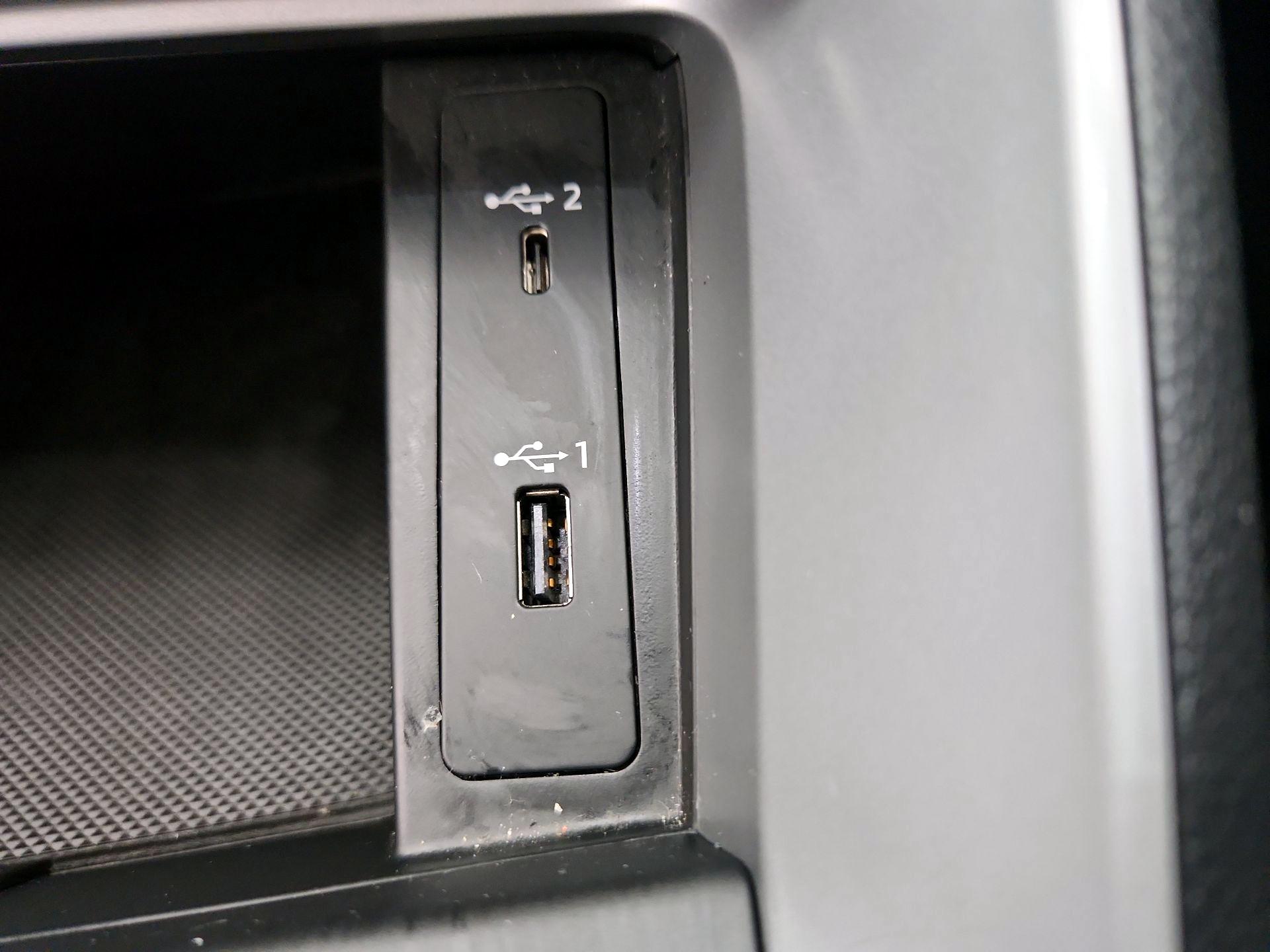 Thumbnail: 2020 Audi Q3 - 18