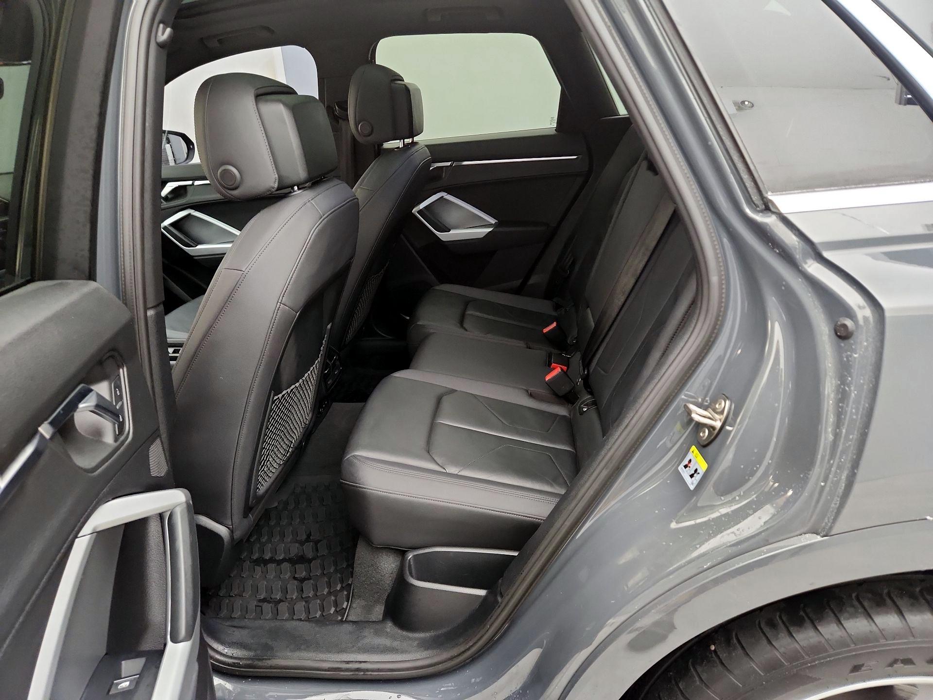 Thumbnail: 2020 Audi Q3 - 20