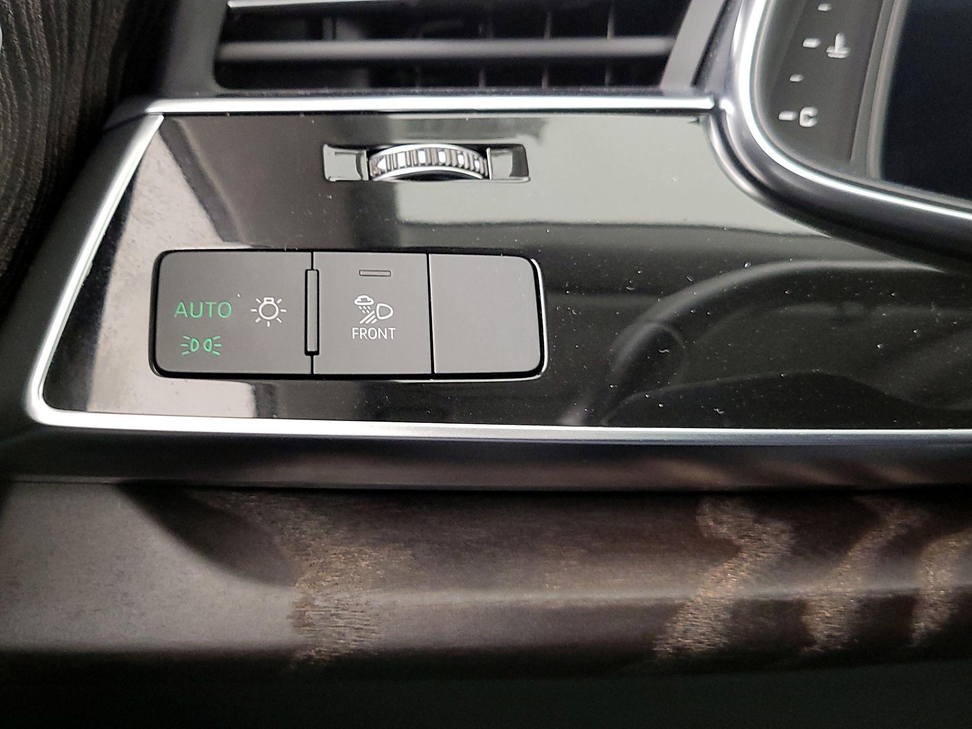 Thumbnail: 2022 Audi Q8 - 13