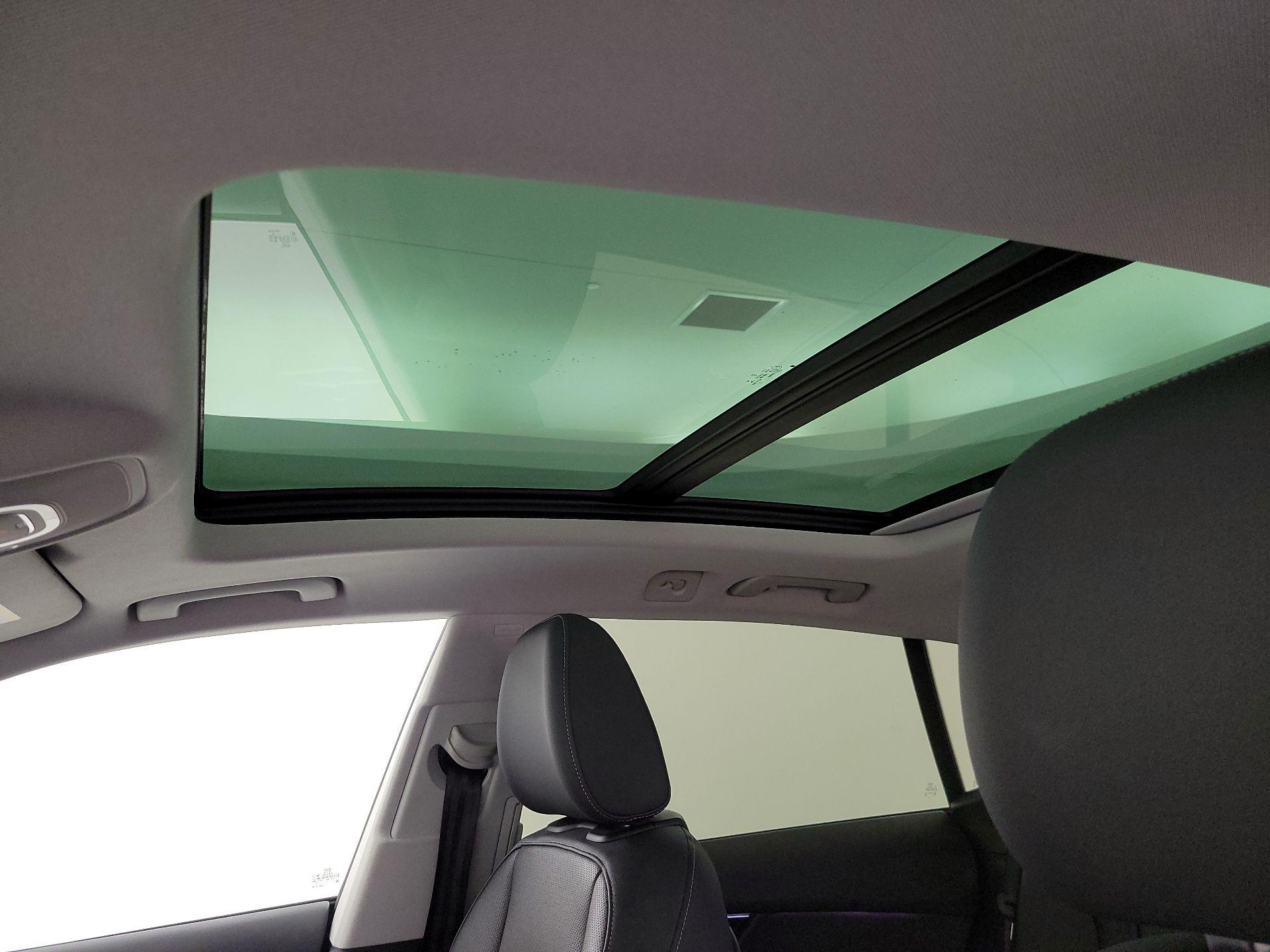 Thumbnail: 2022 Audi Q8 - 20