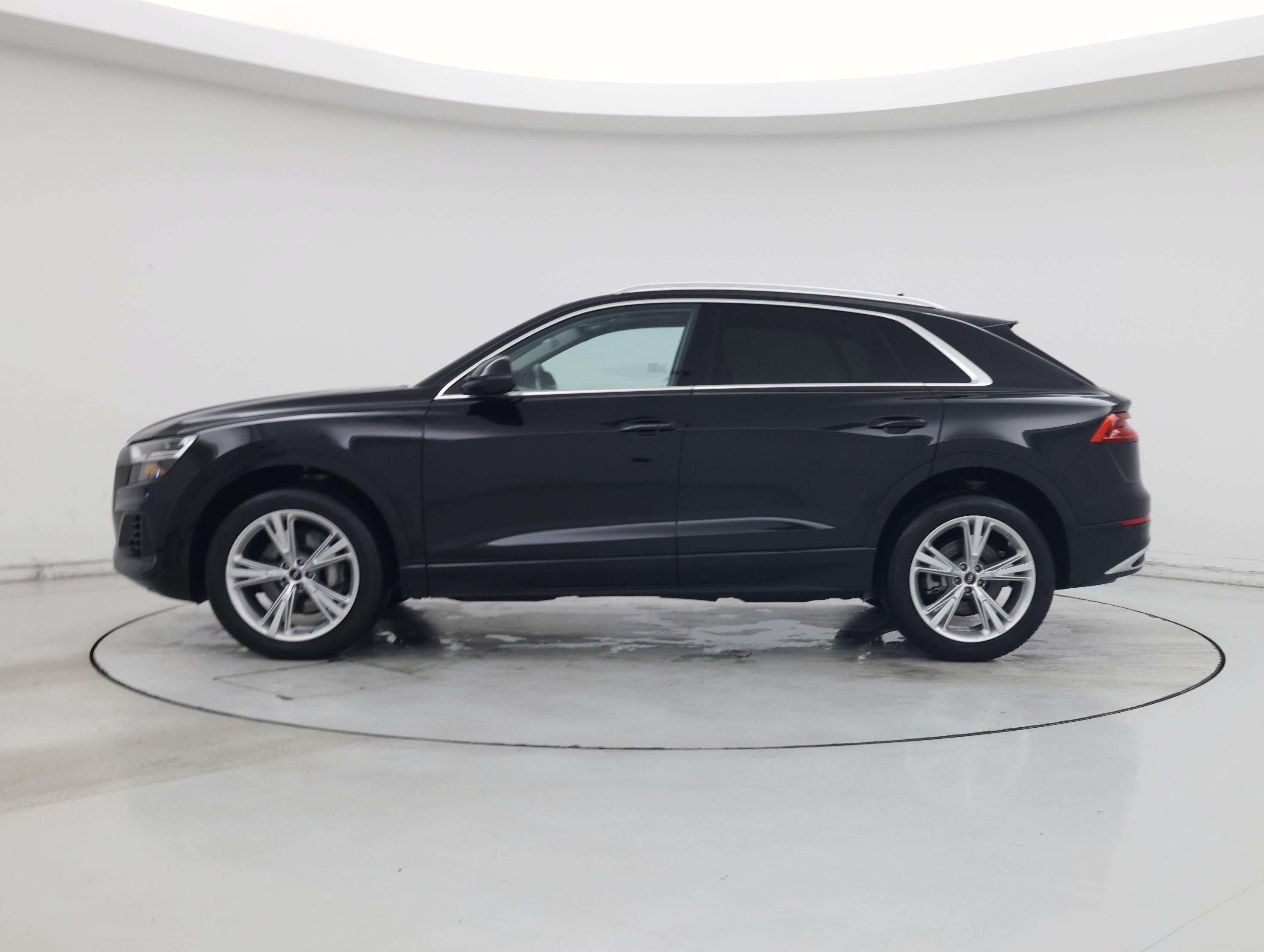 Thumbnail: 2022 Audi Q8 - 3