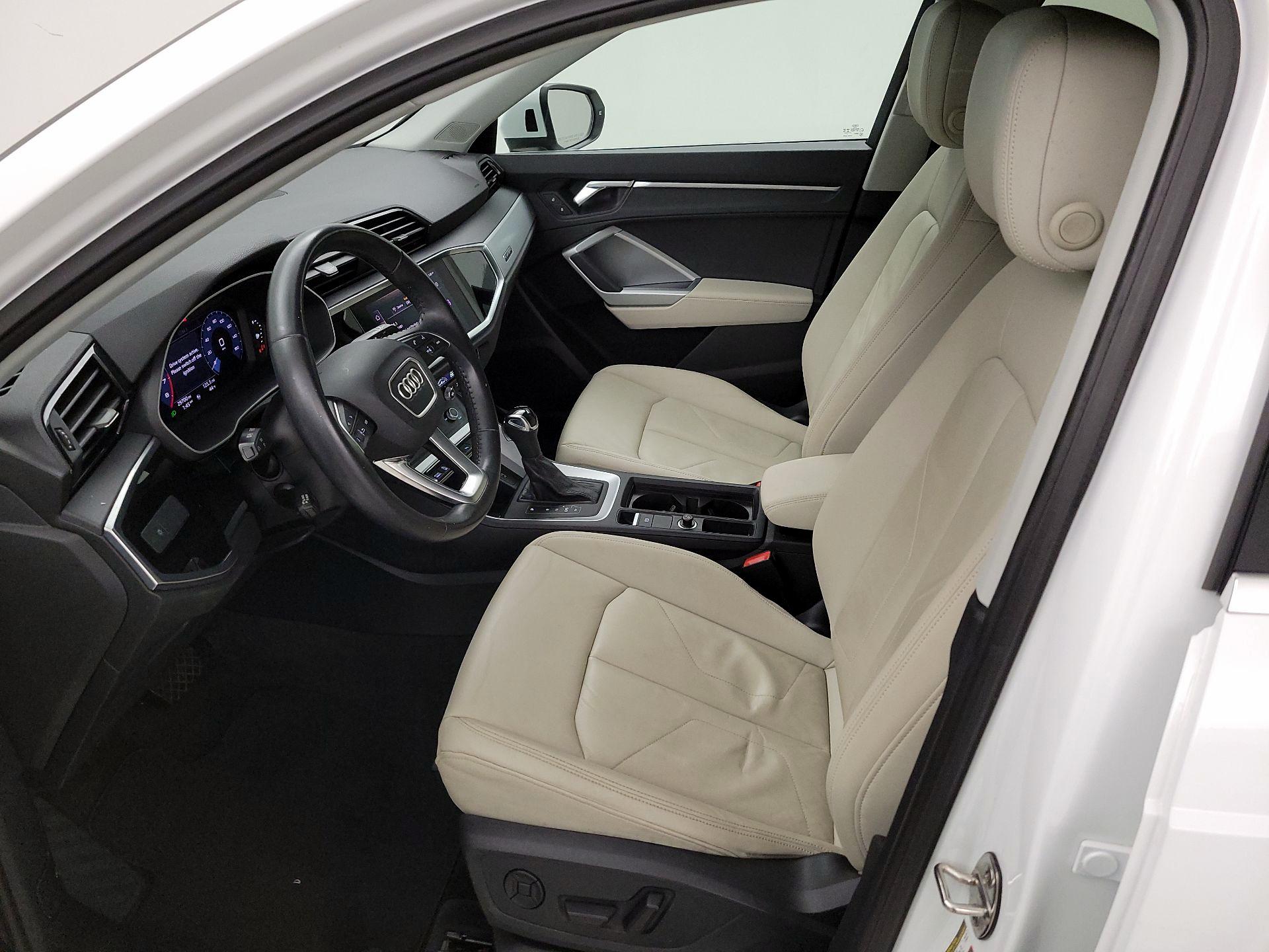 Thumbnail: 2020 Audi Q3 - 11