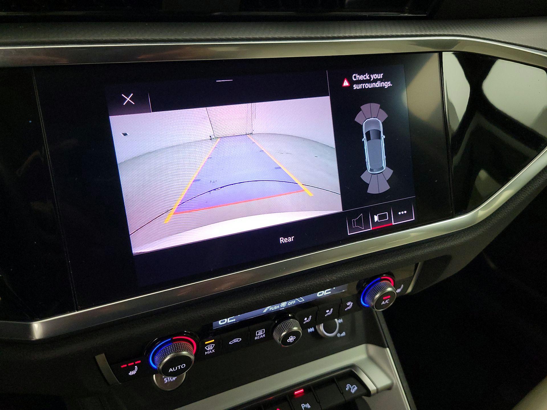 Thumbnail: 2020 Audi Q3 - 14