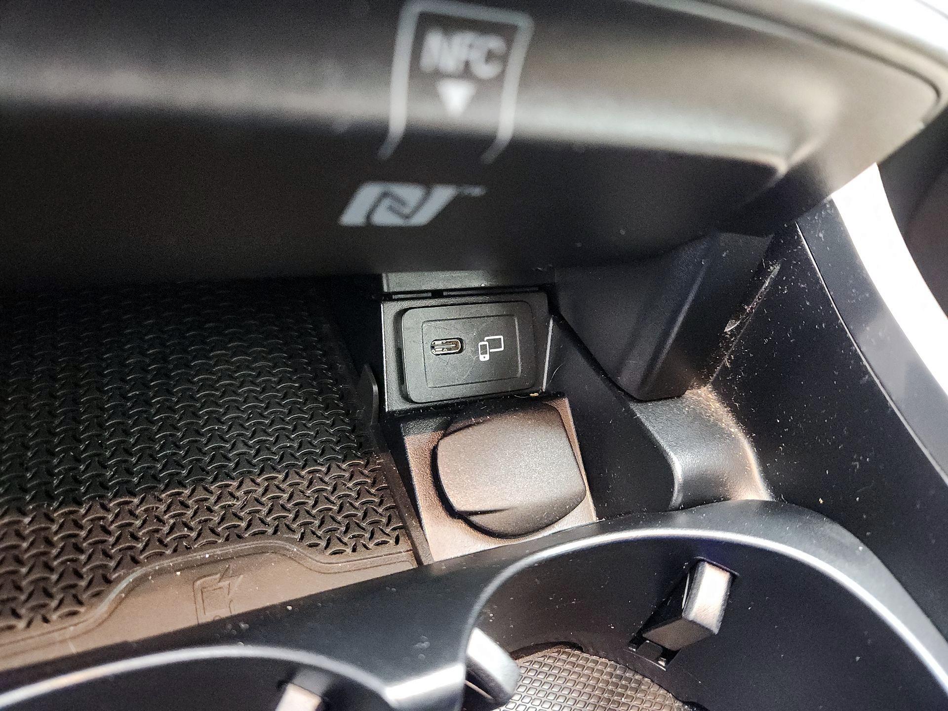 Thumbnail: 2021 Mercedes-Benz E-Class - 19