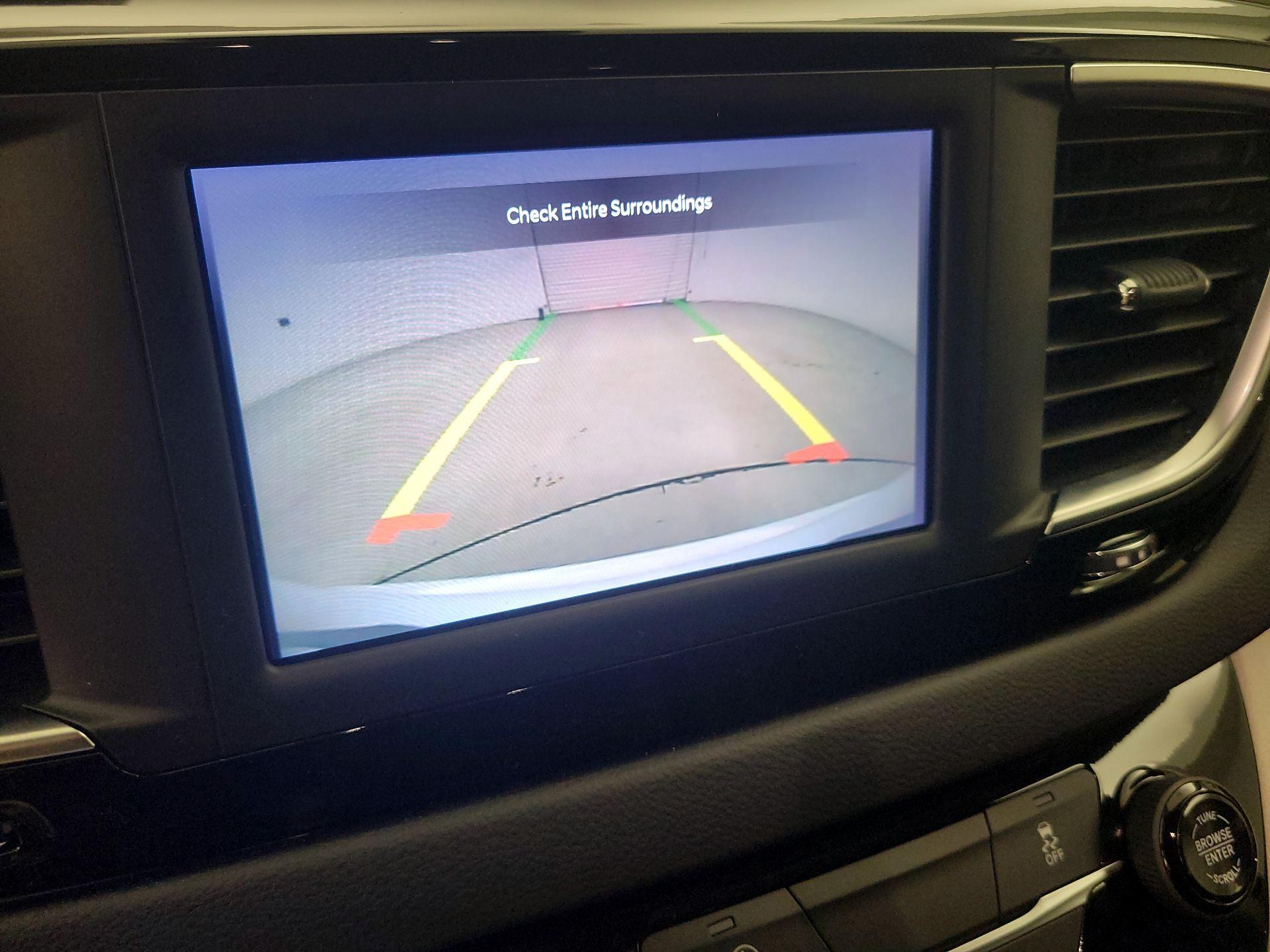 Thumbnail: 2023 Chrysler Voyager - 14