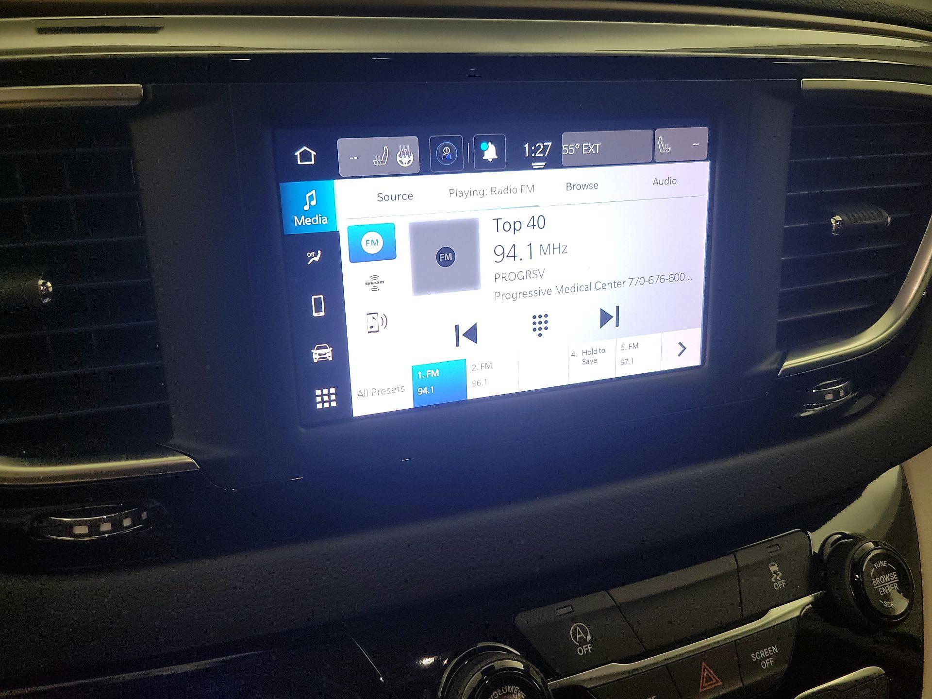 Thumbnail: 2023 Chrysler Voyager - 15