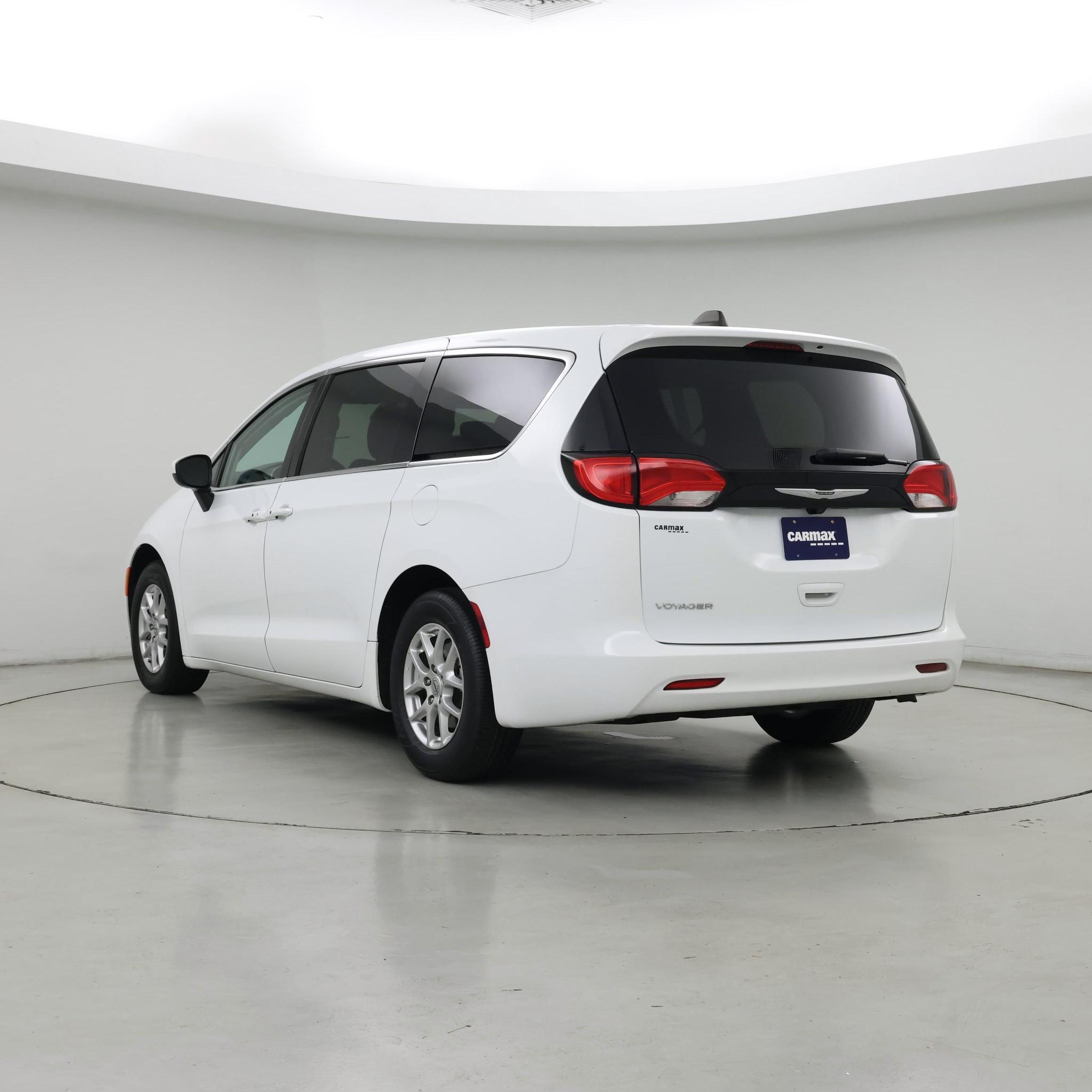 Thumbnail: 2023 Chrysler Voyager - 2