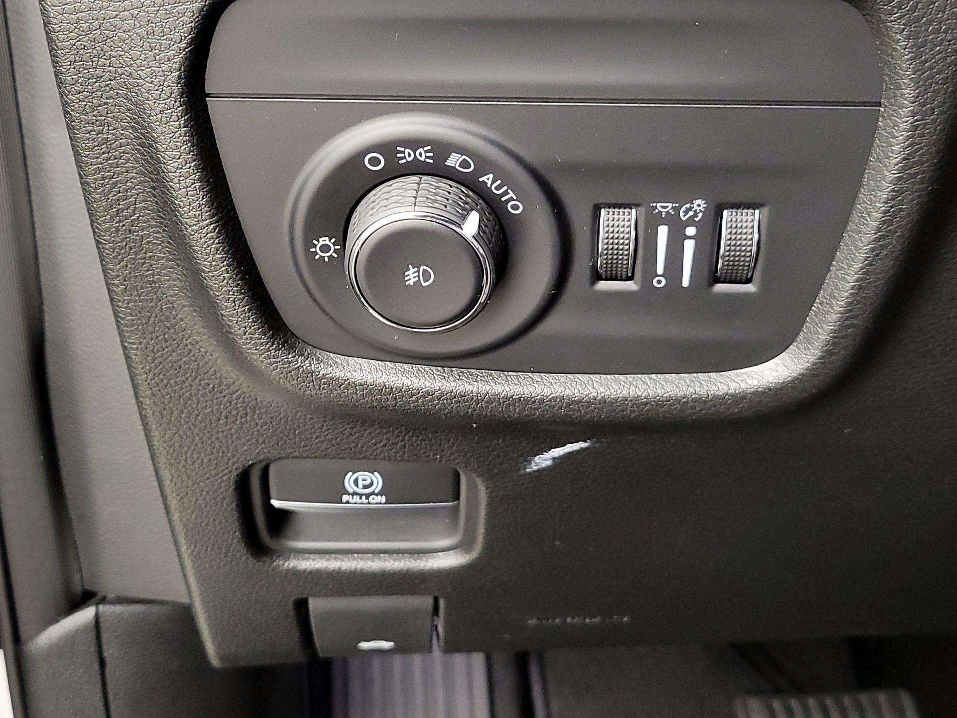 Thumbnail: 2023 Jeep Grand Cherokee - 13