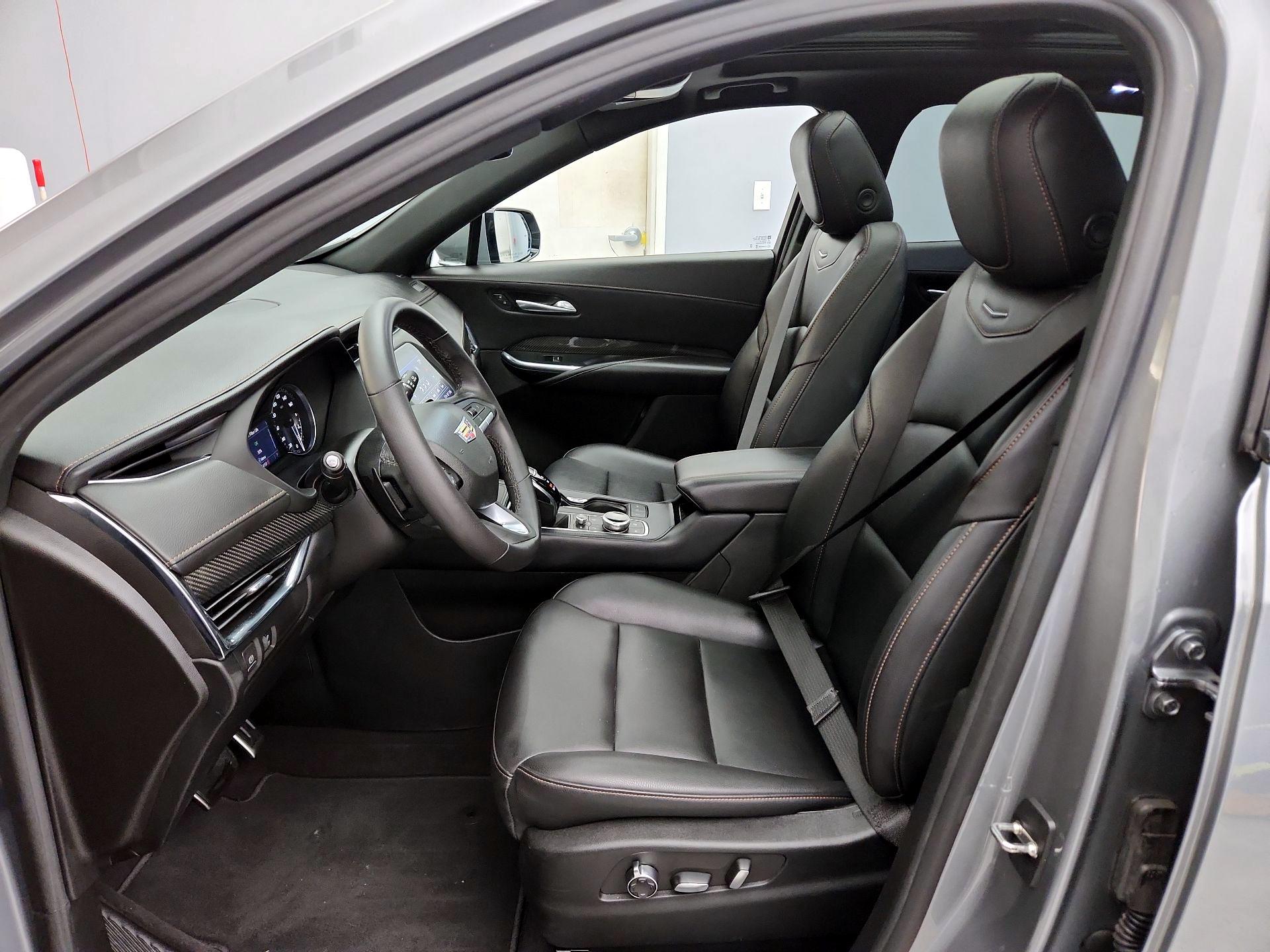 Thumbnail: 2023 Cadillac XT4 - 11