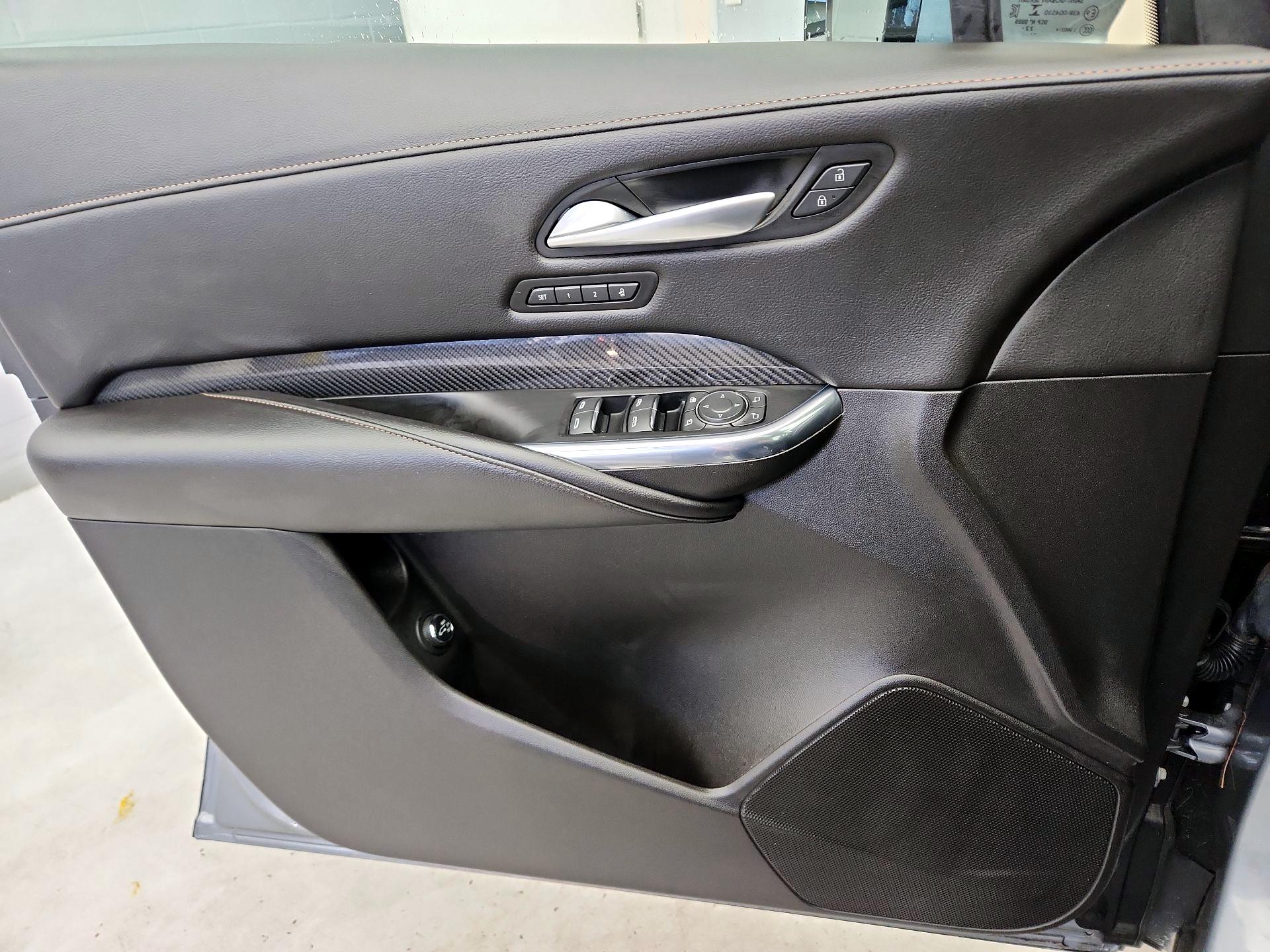 Thumbnail: 2023 Cadillac XT4 - 12