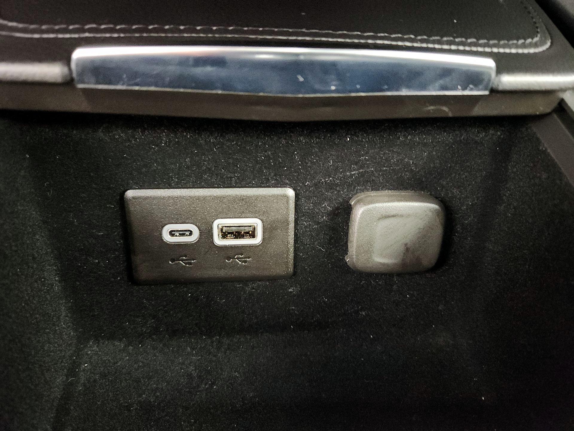 Thumbnail: 2023 Cadillac XT4 - 18