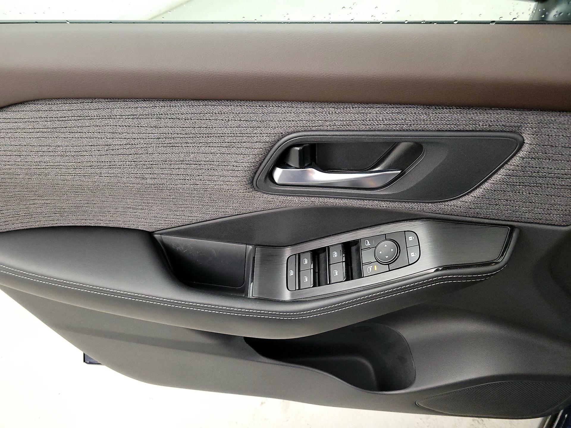 Thumbnail: 2021 Nissan Rogue - 12