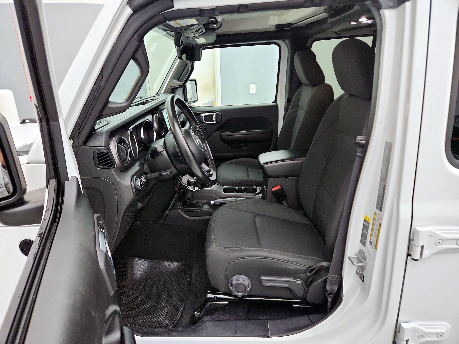 Thumbnail: 2021 Jeep Gladiator - 11