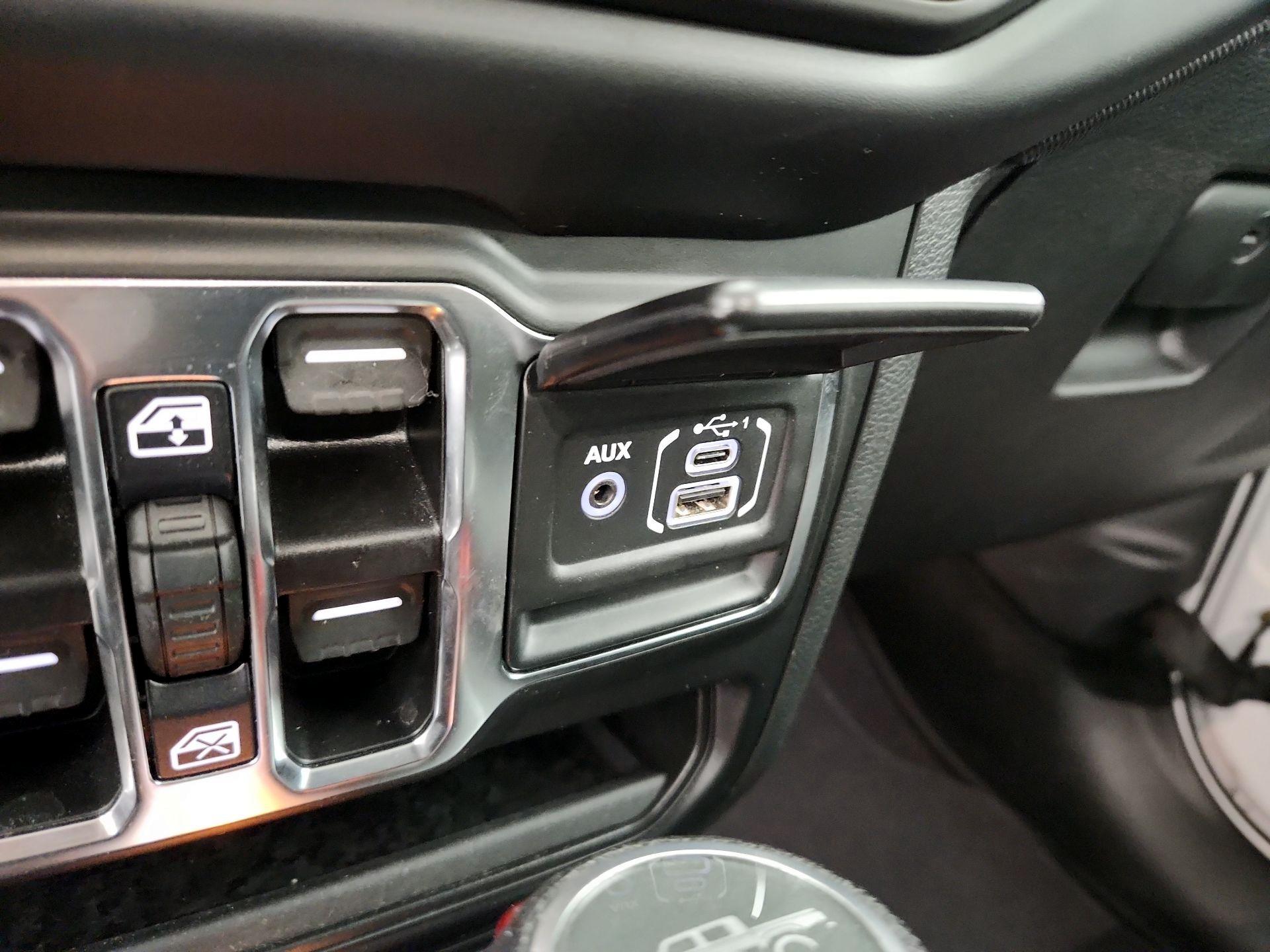 Thumbnail: 2021 Jeep Gladiator - 19