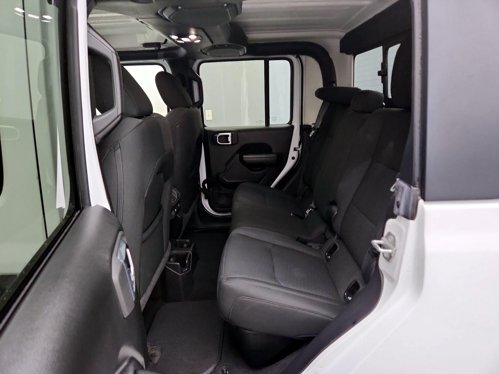 Thumbnail: 2021 Jeep Gladiator - 20