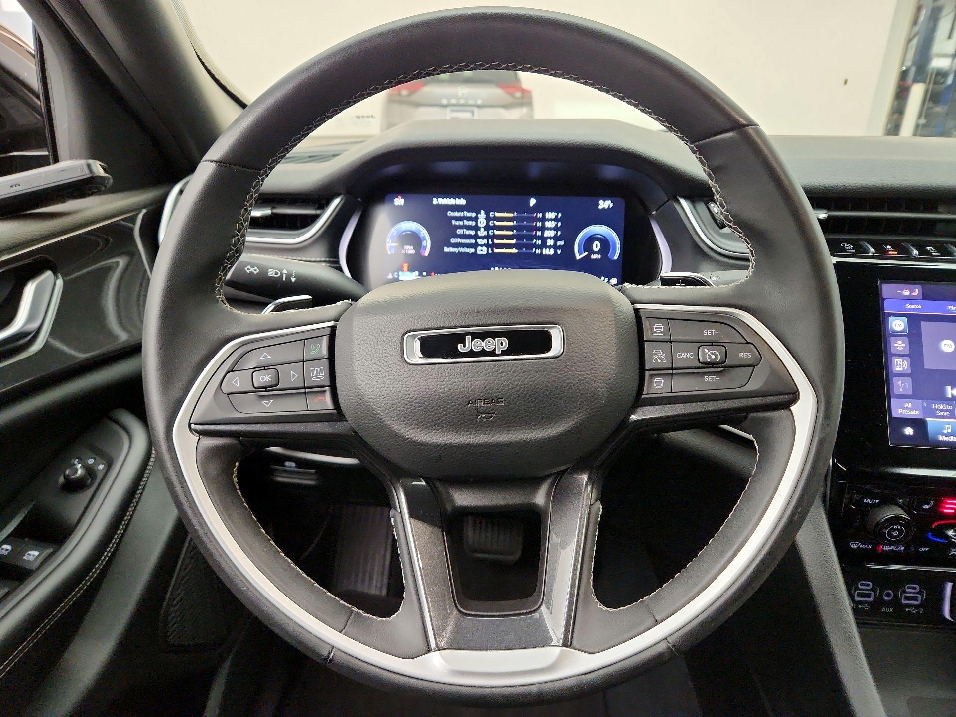 Thumbnail: 2023 Jeep Grand Cherokee - 10