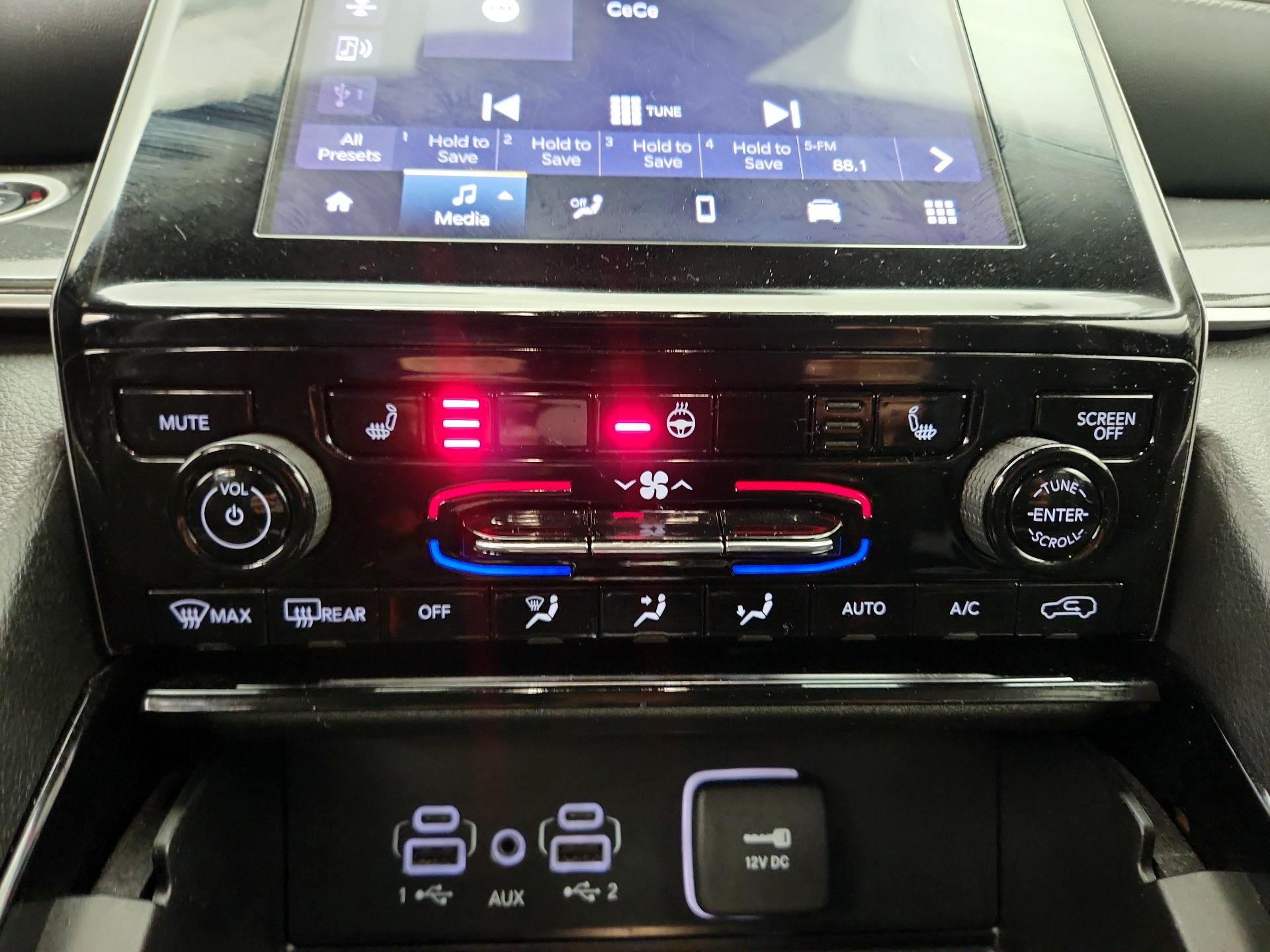 Thumbnail: 2023 Jeep Grand Cherokee - 16