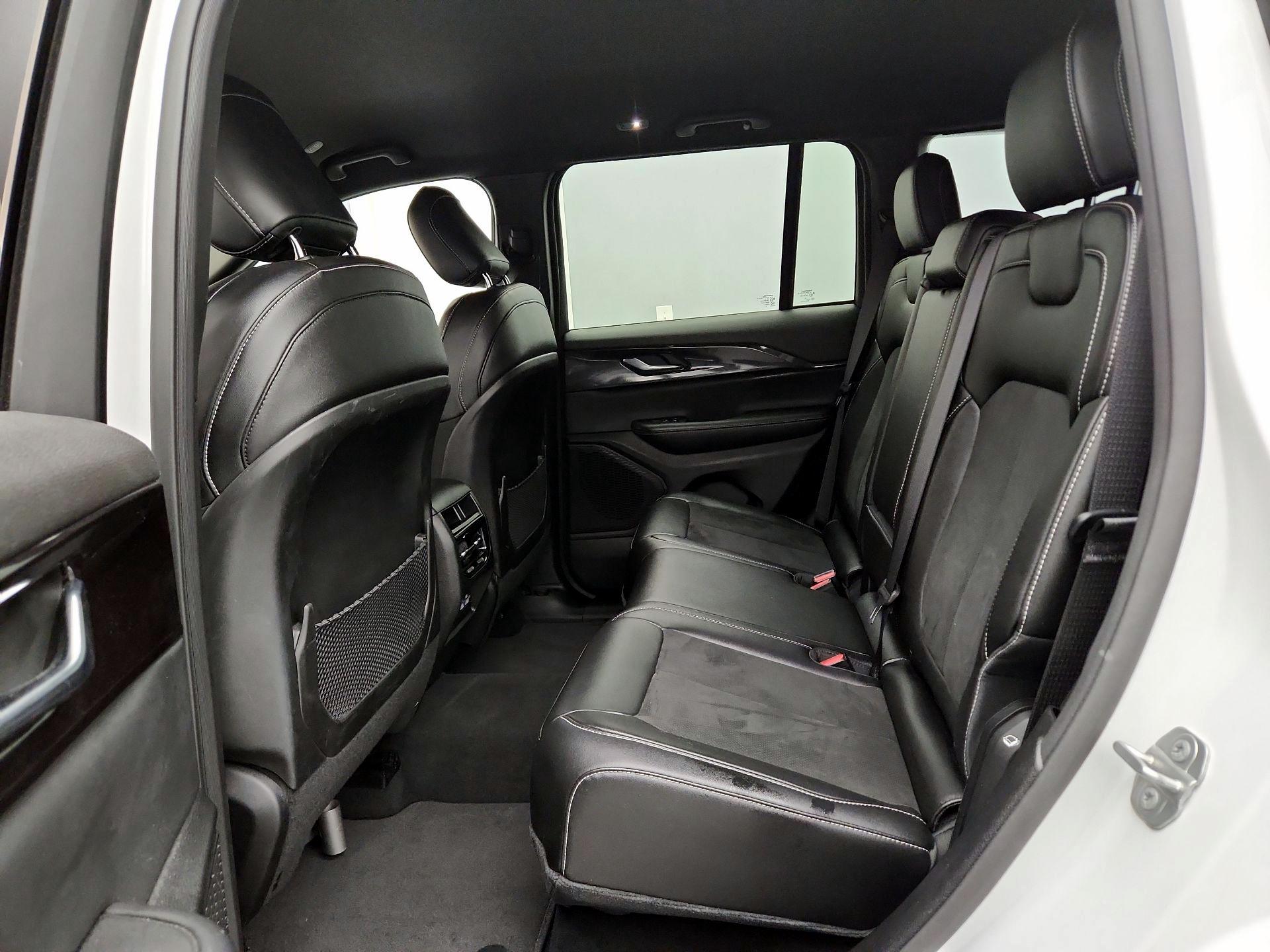 Thumbnail: 2023 Jeep Grand Cherokee - 19