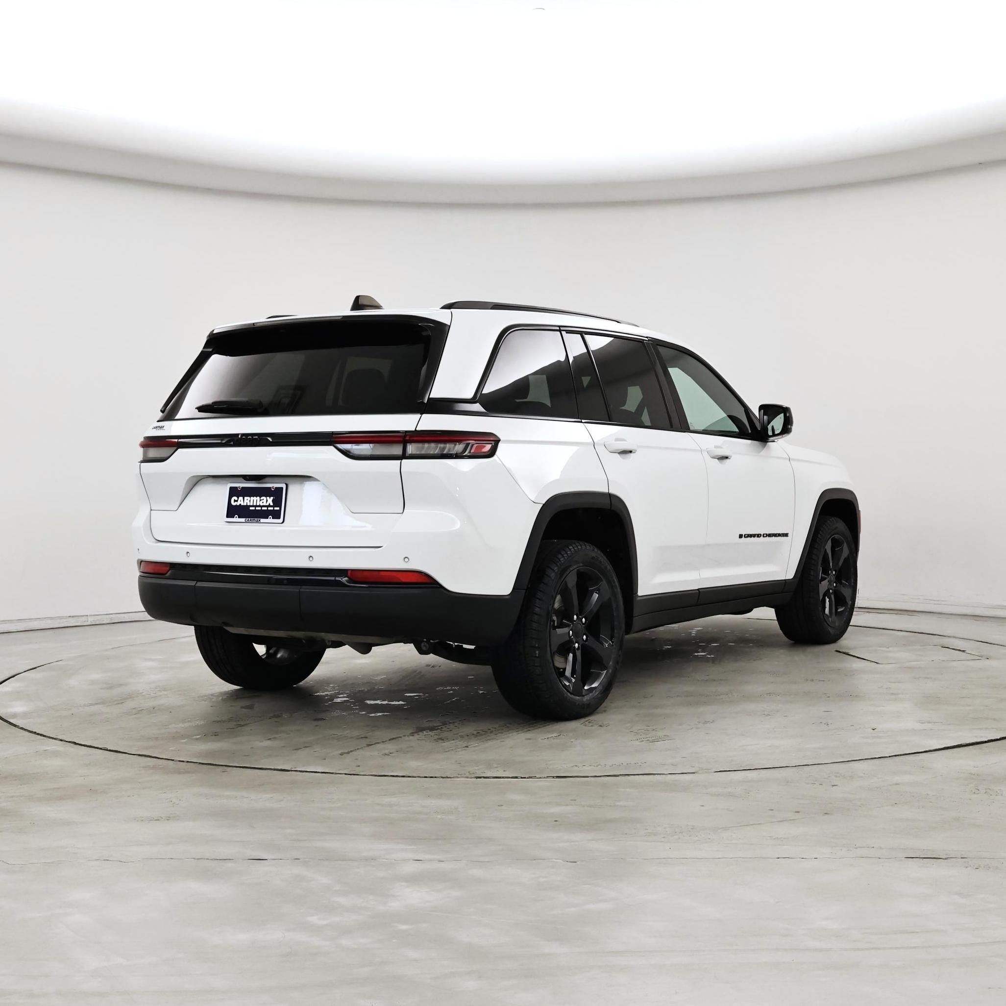 Thumbnail: 2023 Jeep Grand Cherokee - 8