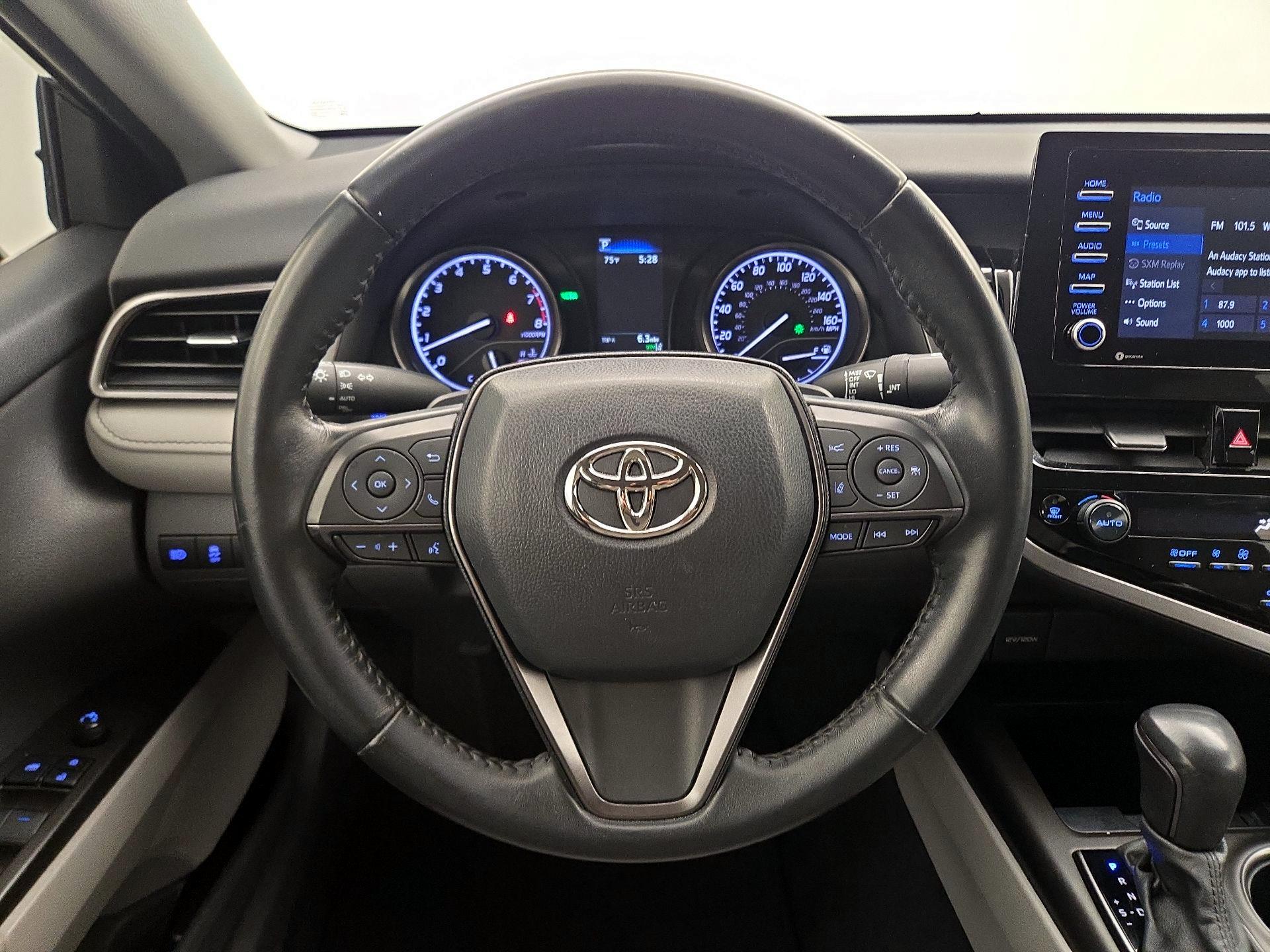 Thumbnail: 2022 Toyota Camry - 10