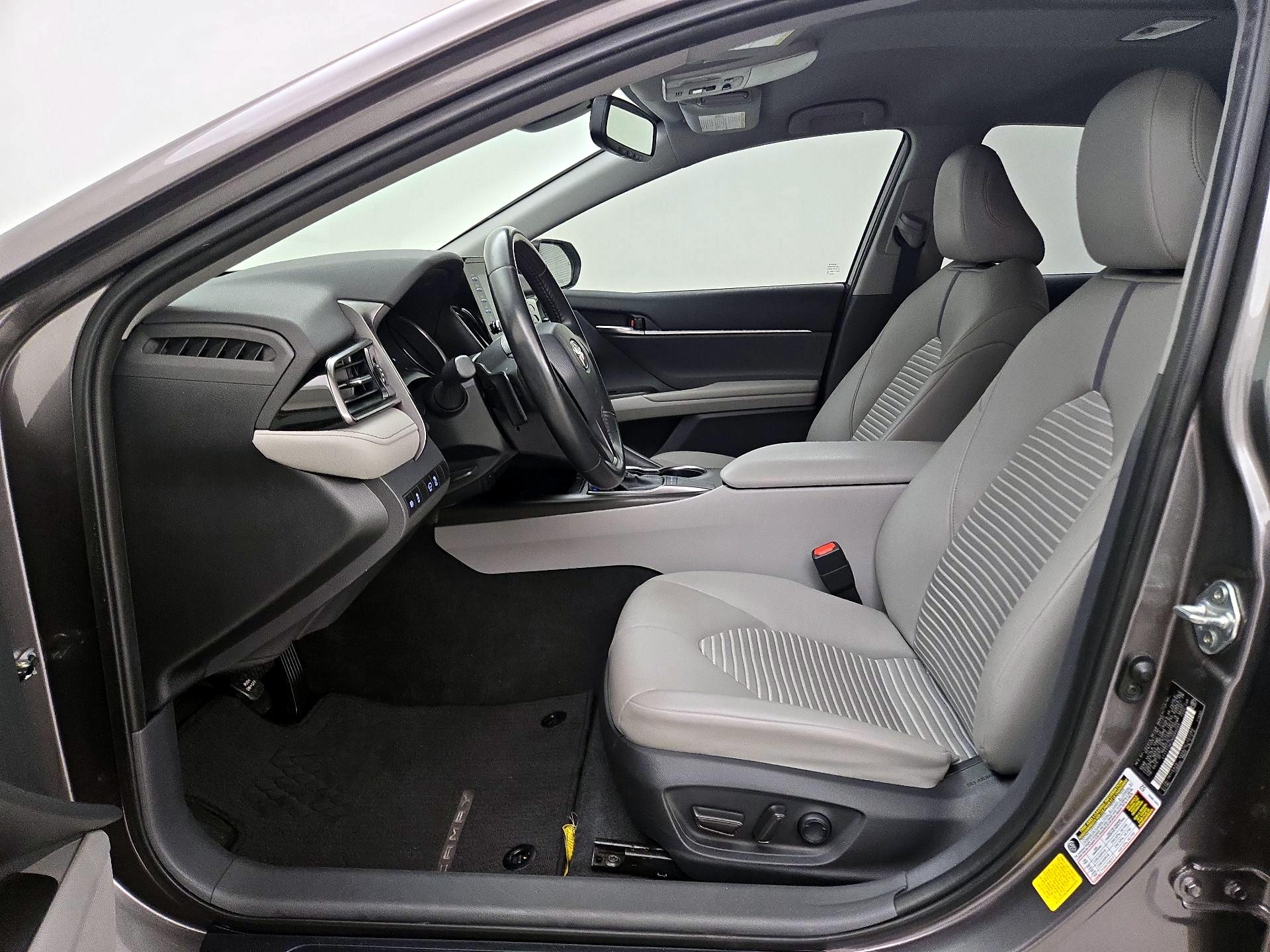 Thumbnail: 2022 Toyota Camry - 11