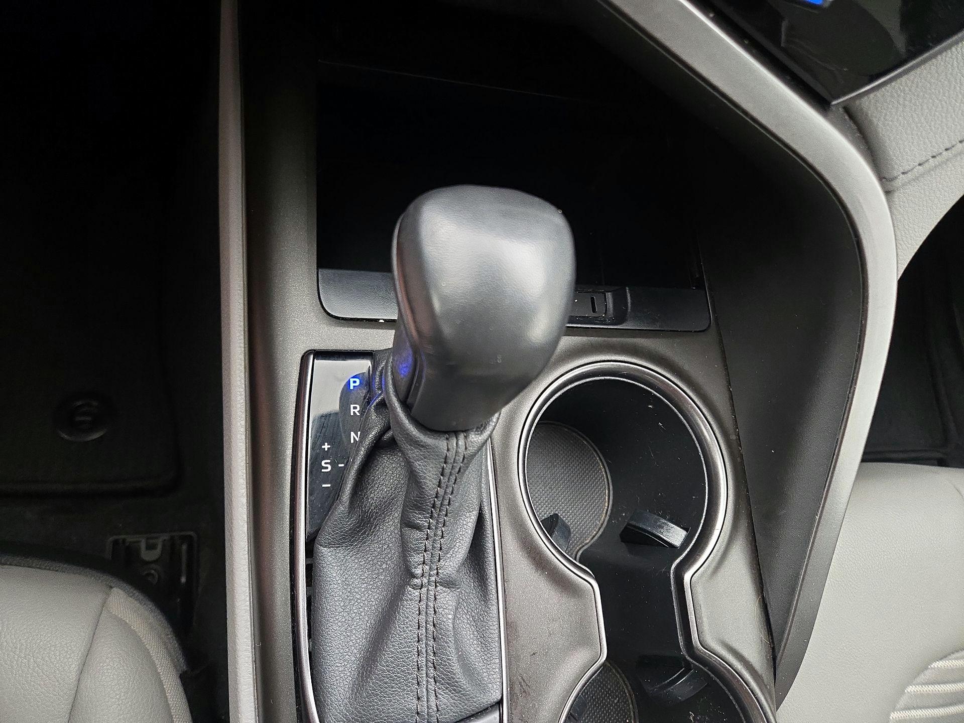 Thumbnail: 2022 Toyota Camry - 17