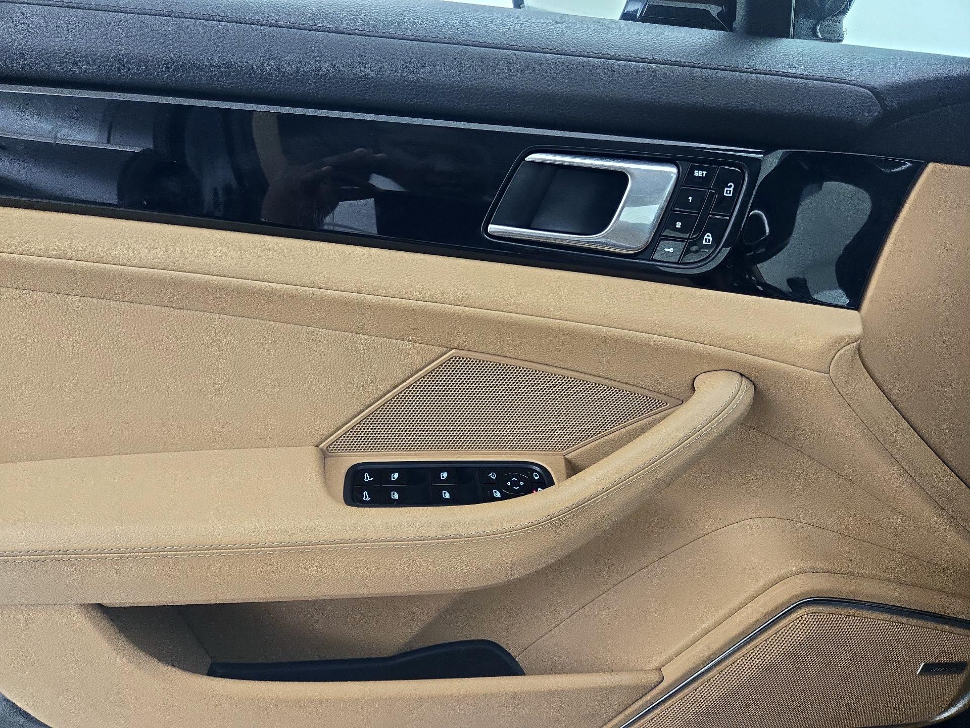 Thumbnail: 2020 Porsche Panamera - 12