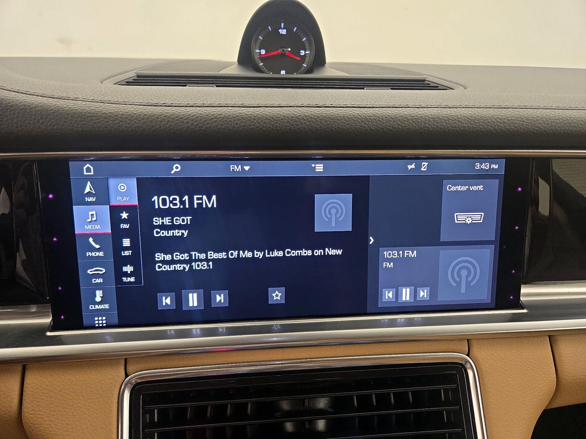 Thumbnail: 2020 Porsche Panamera - 16