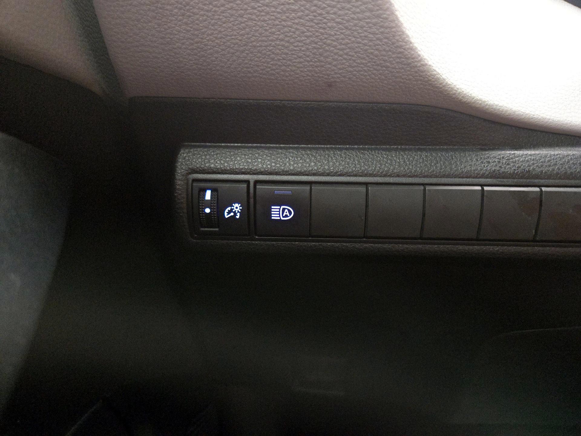 Thumbnail: 2020 Toyota Corolla - 13