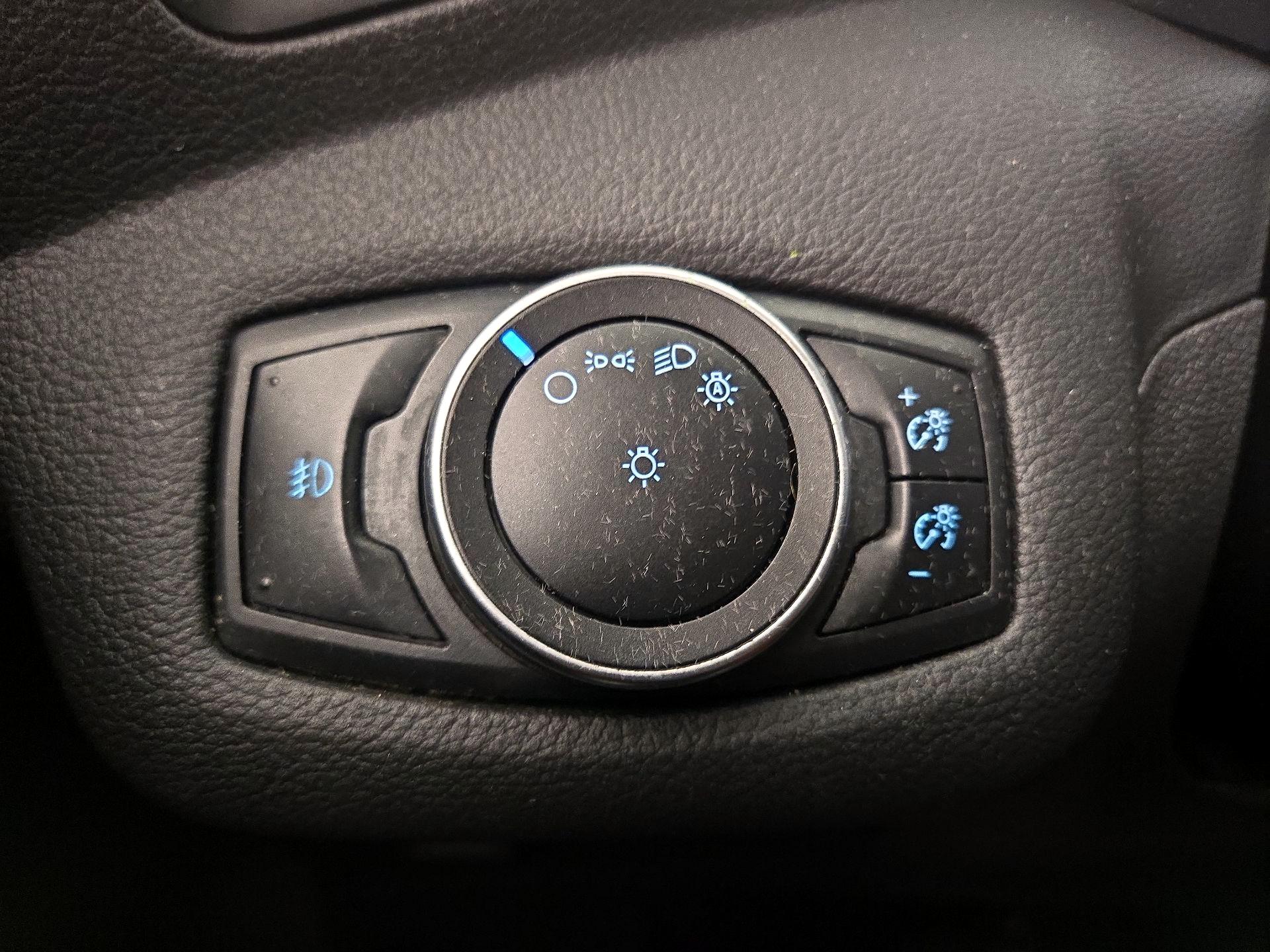 Thumbnail: 2016 Ford C-Max - 13