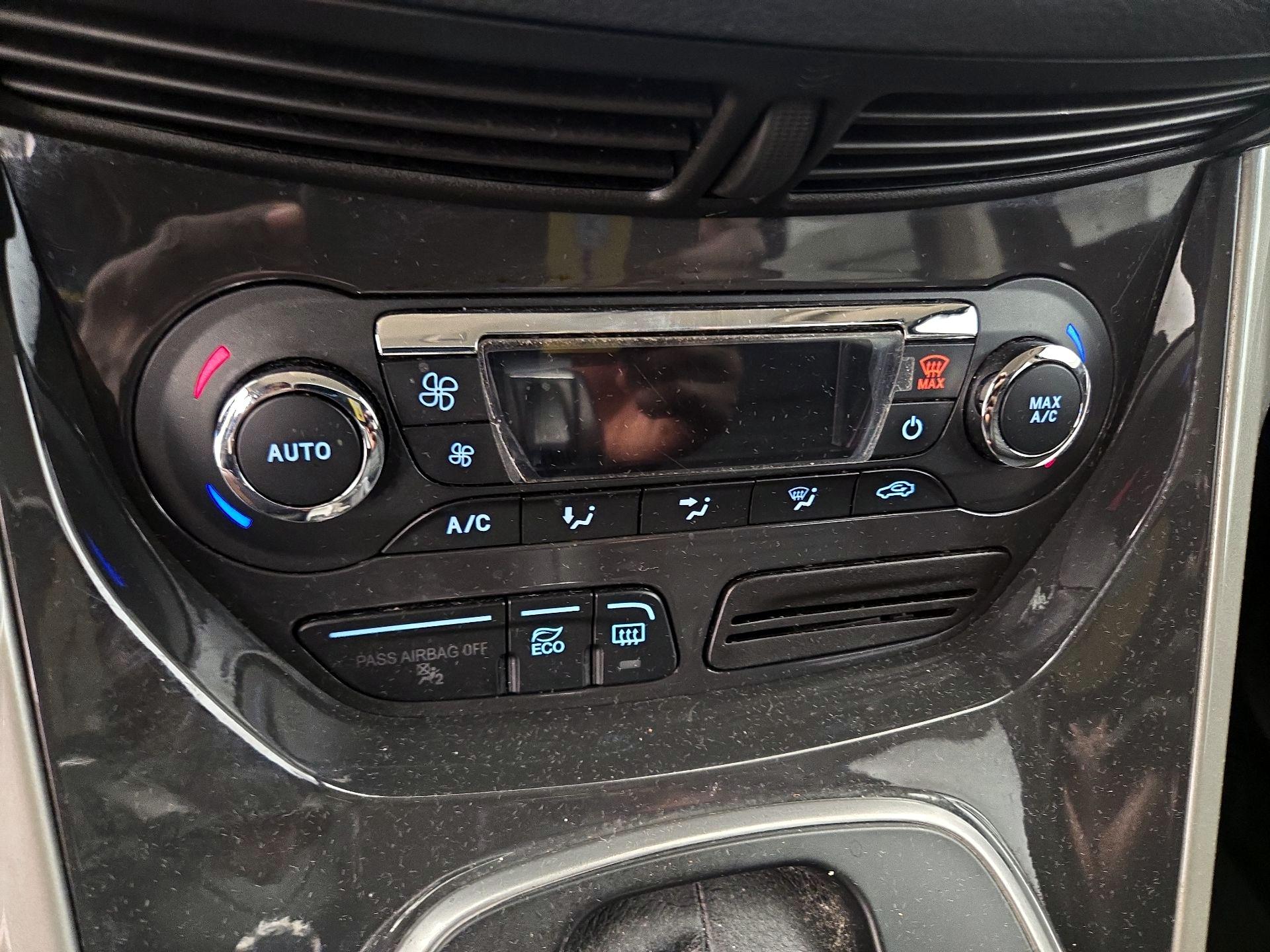 Thumbnail: 2016 Ford C-Max - 16