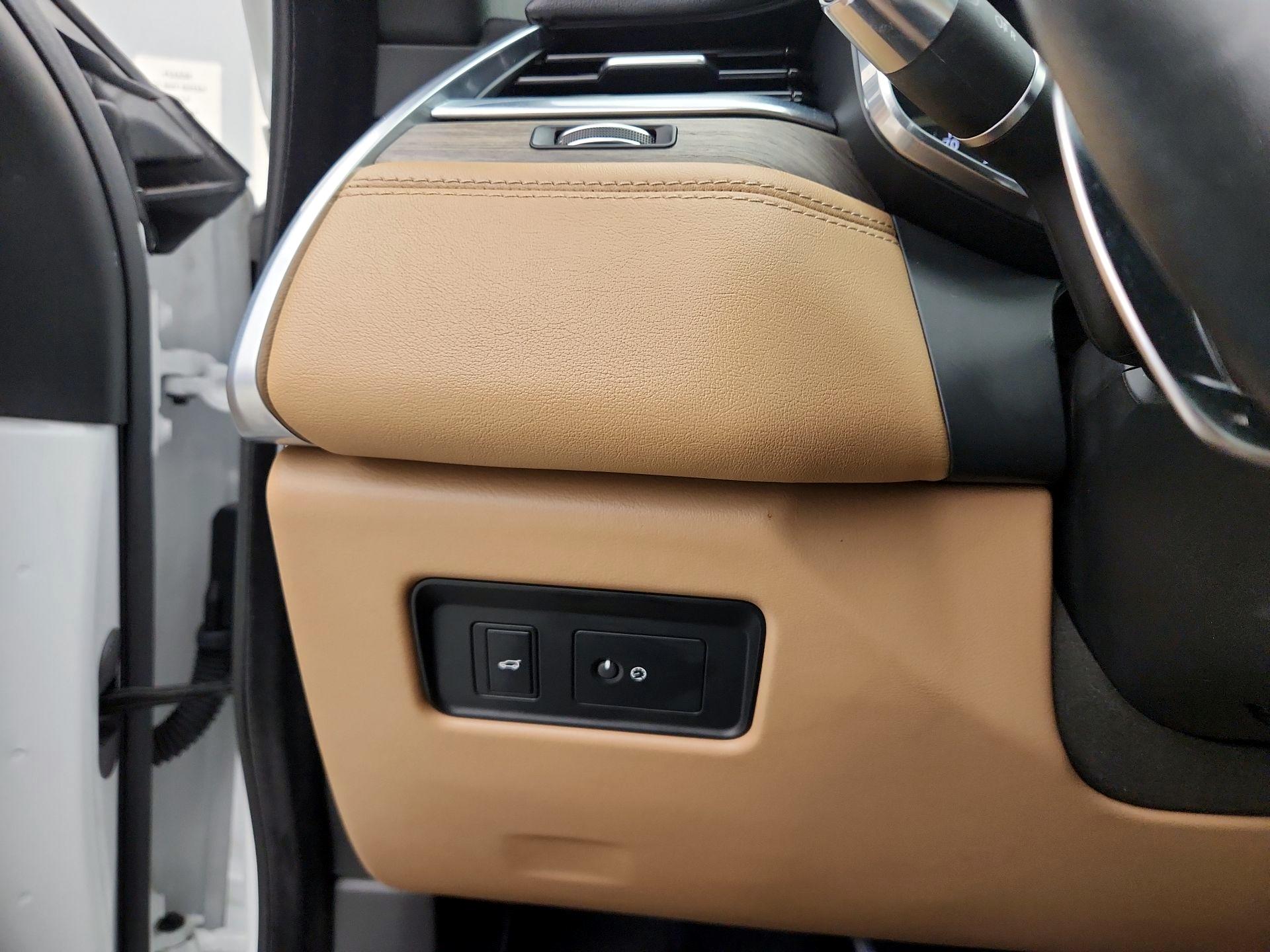 Thumbnail: 2022 Jaguar F-Pace - 13