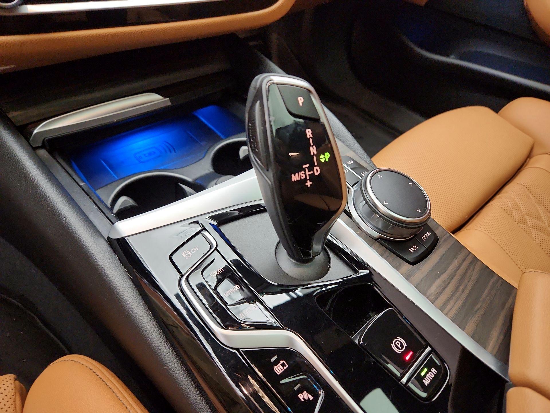 Thumbnail: 2023 BMW 5 Series - 18