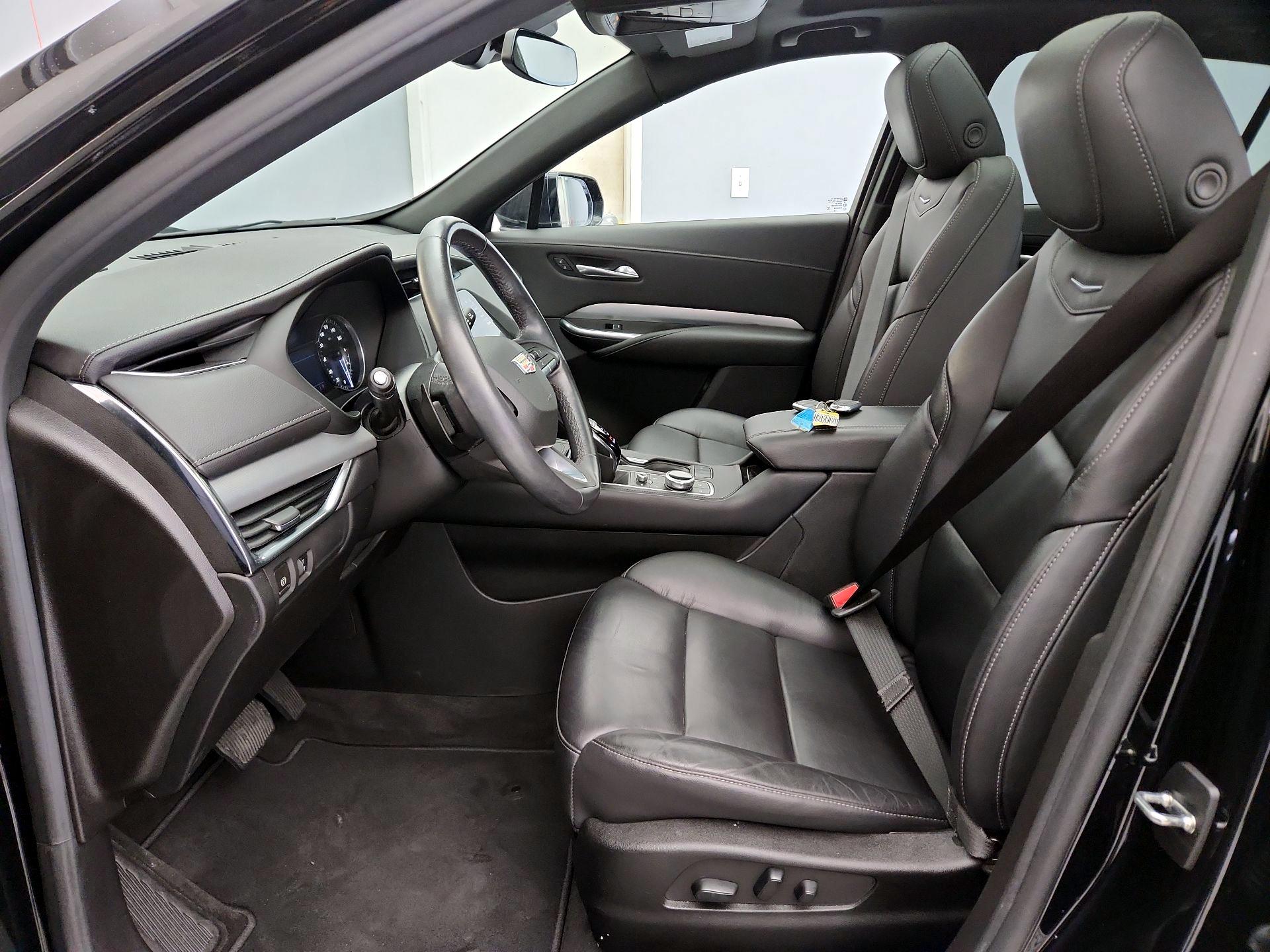 Thumbnail: 2023 Cadillac XT4 - 11