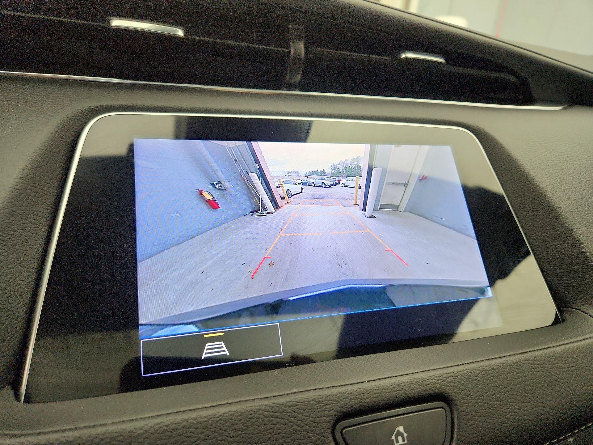 Thumbnail: 2023 Cadillac XT4 - 14