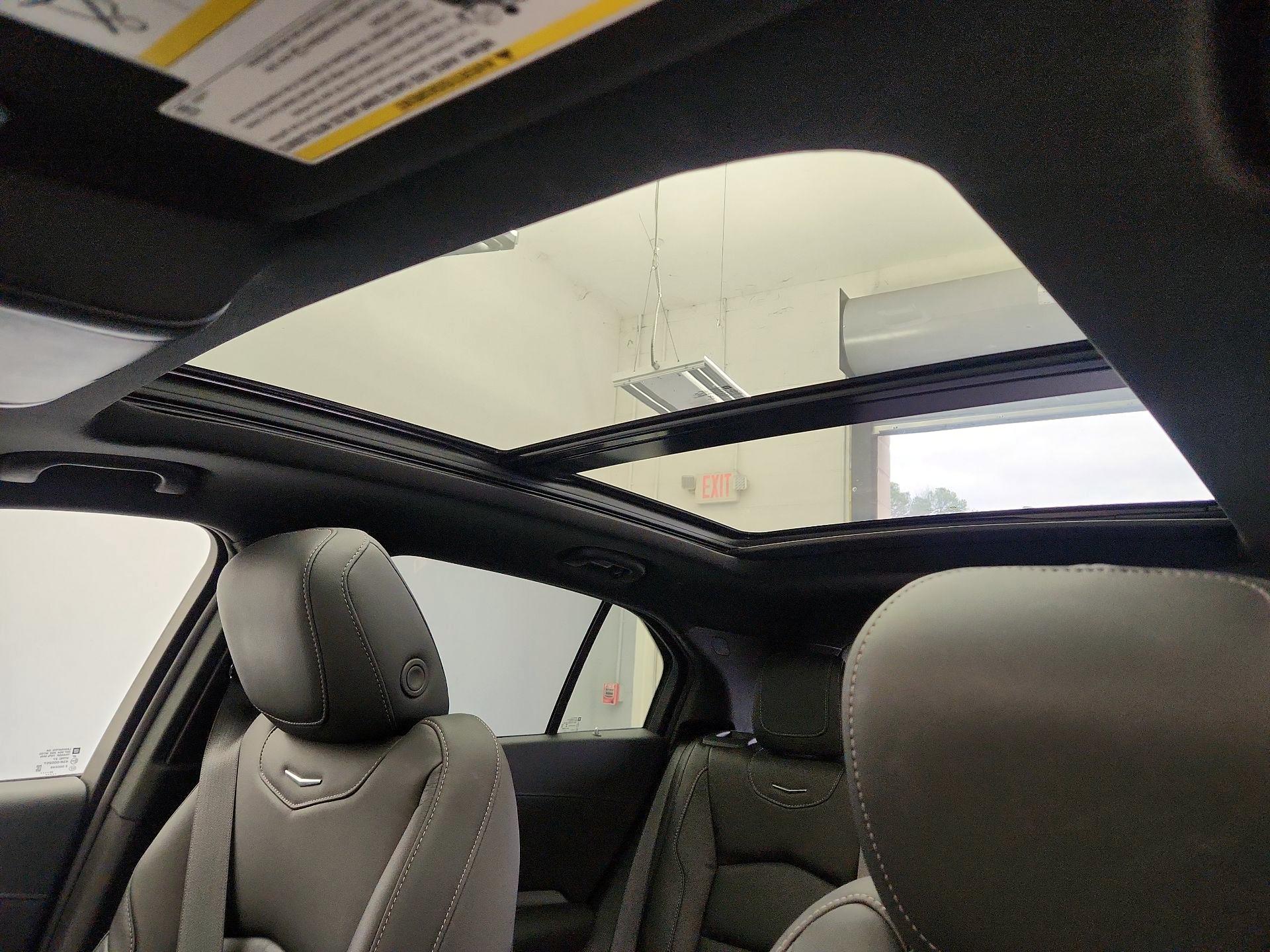 Thumbnail: 2023 Cadillac XT4 - 19